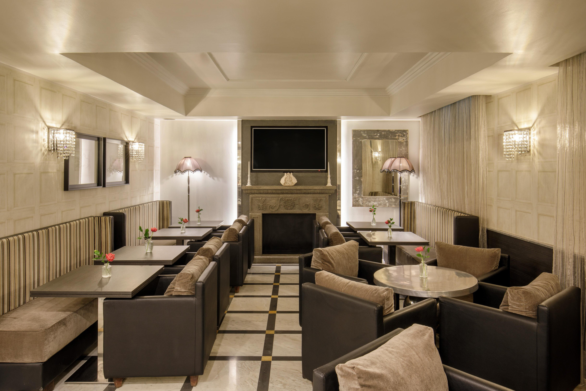 Bar/Salón Hotel Royal Court
