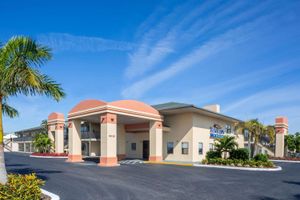 Alojamiento - Baymont By Wyndham Punta Gorda/Port Charlotte