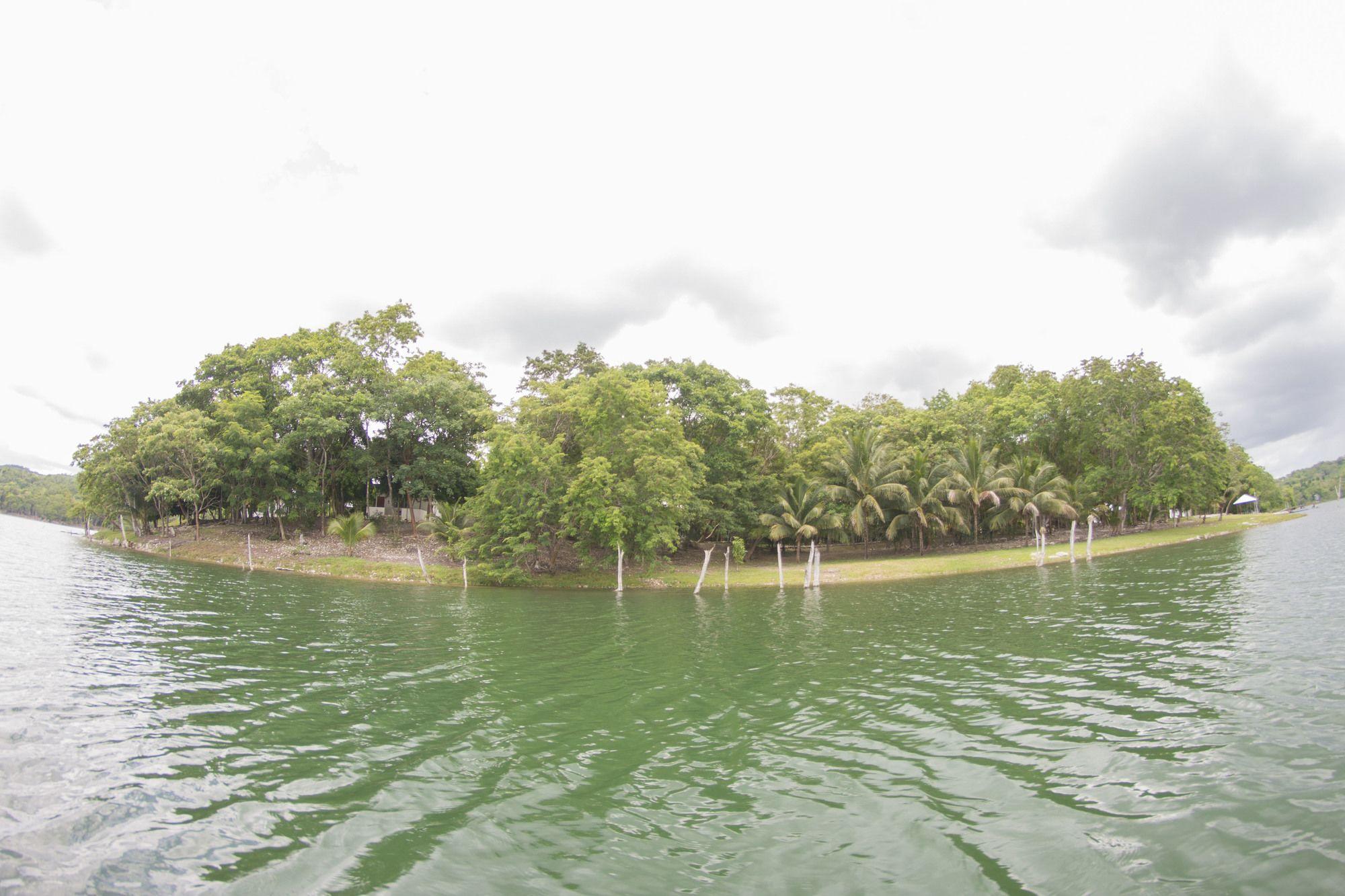Instalaciones Recreativas Maya Zacpetén Jungle Lodge