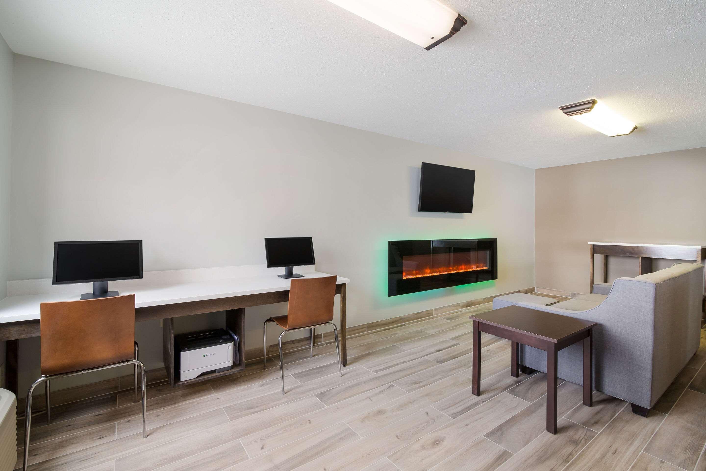 Centro de Negocios Econo Lodge Williston