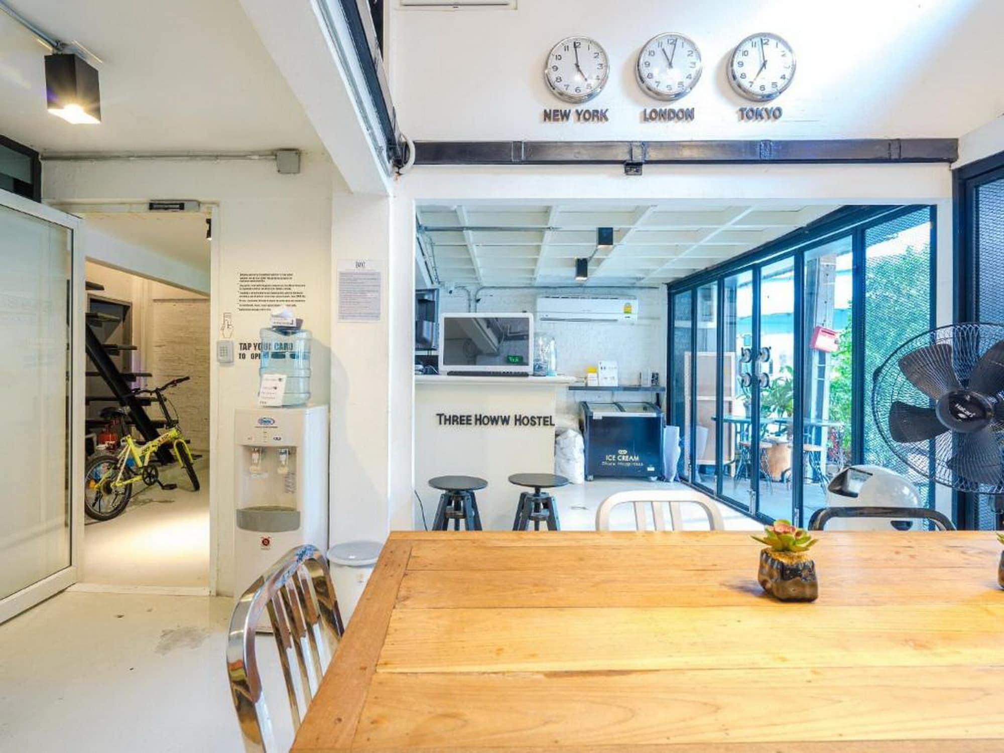 Vista Lobby Bangkok Nomad Hostel