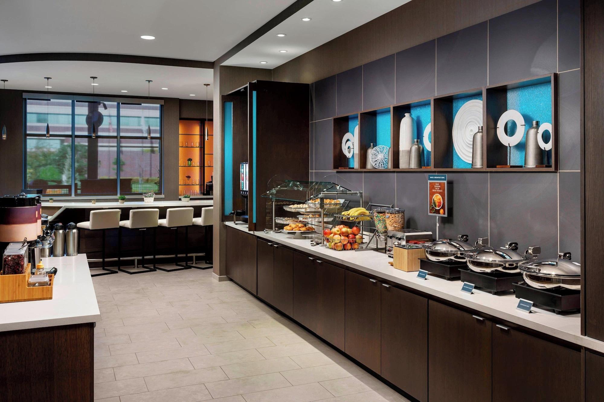 Restaurant SpringHill Suites by Marriott Belmont Redwood Shores