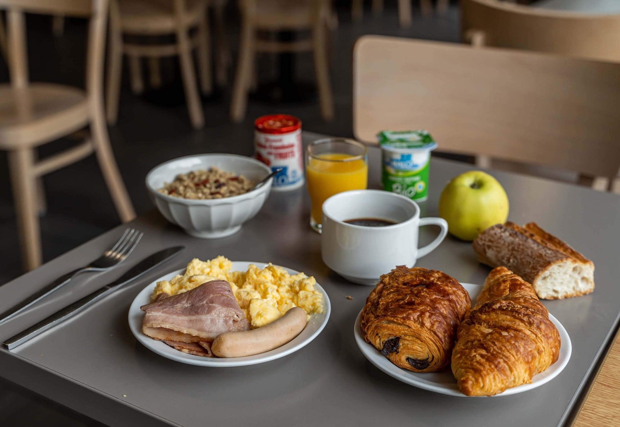 Restaurant B&B HOTEL Aix-en-Provence Le Tholonet