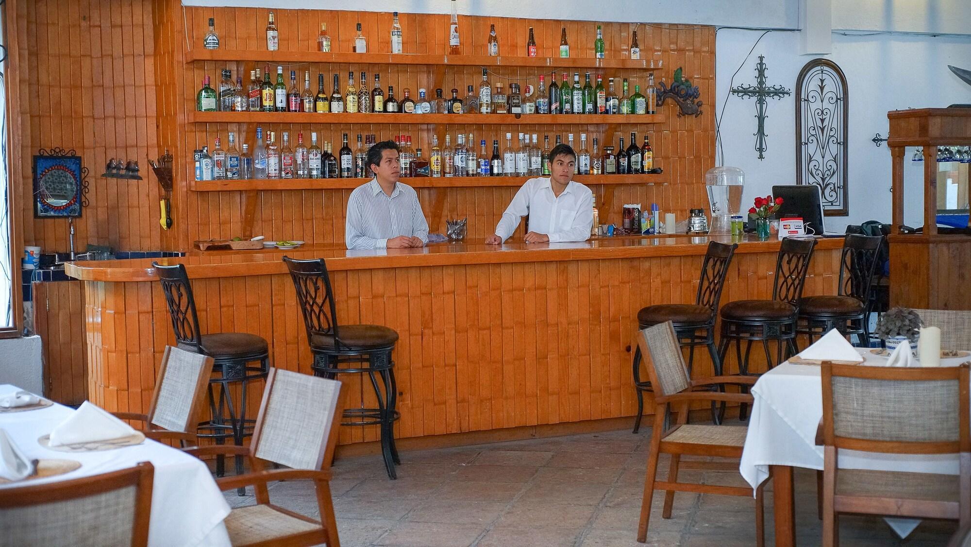 Bar/Salón Hotel El Rebozo