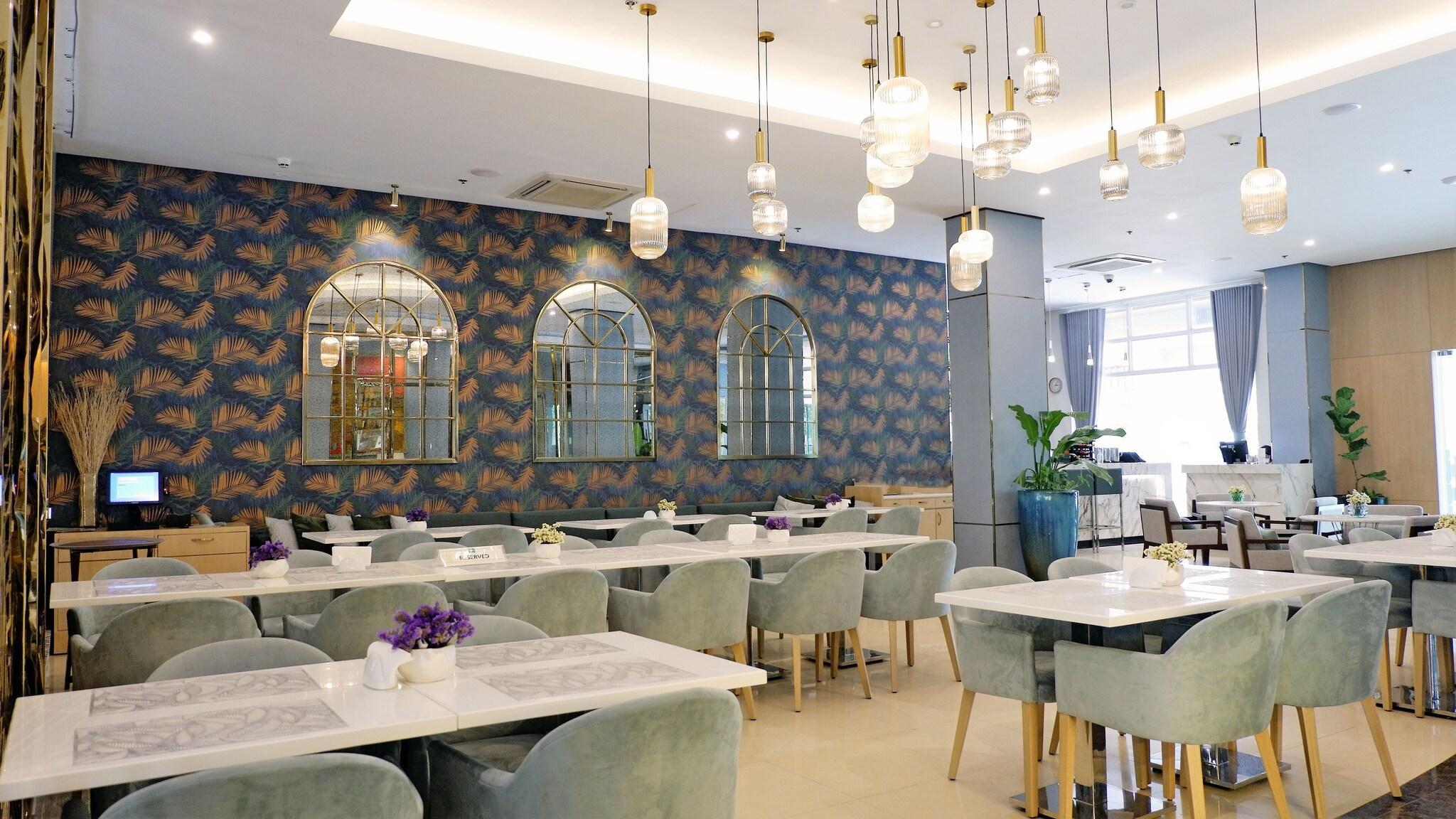 Restaurant The Harvest Hotel managed by HII