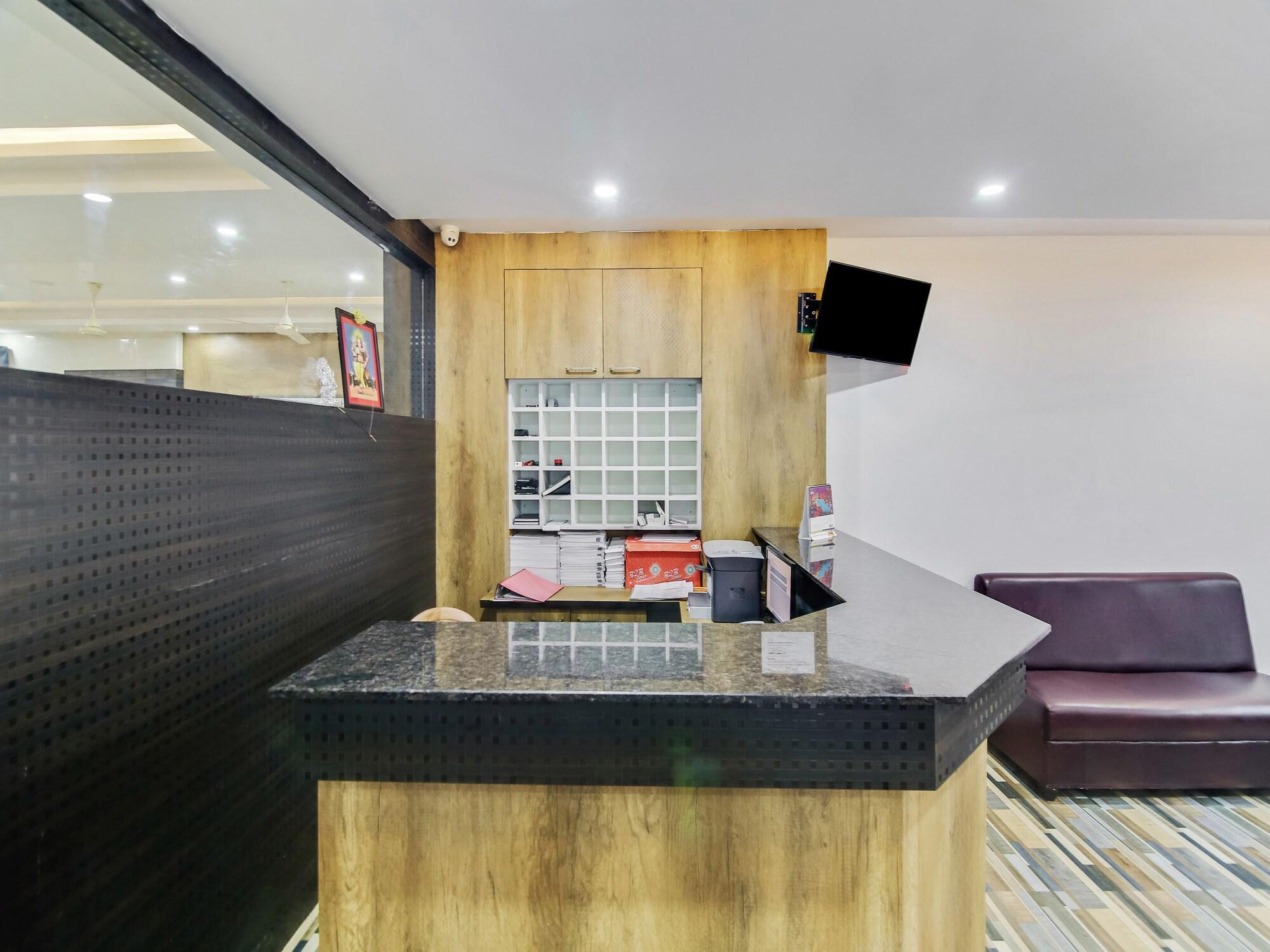 Vista Lobby Capital O 35621 Hotel Durga International