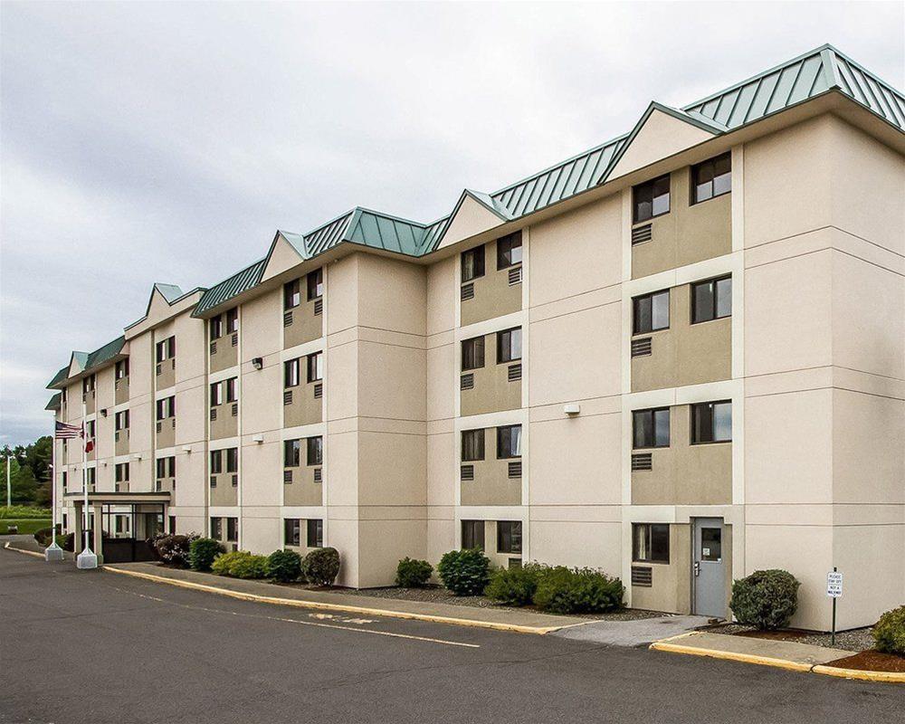 Vista Exterior Home2 Suites Bangor ME