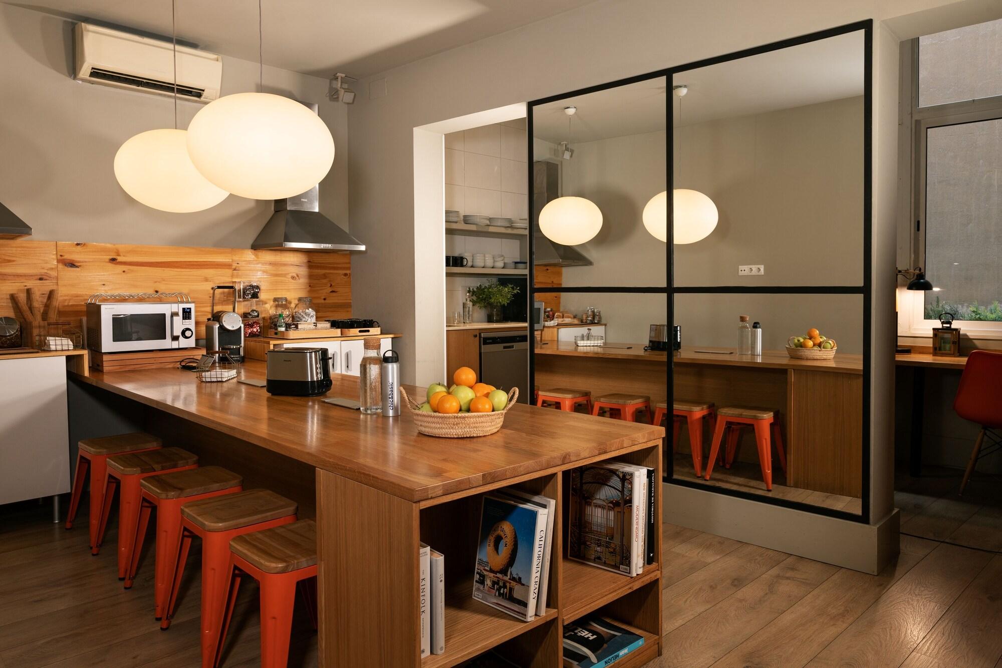Comodidades del Alojamiento Chic & Basic Tallers Hostal
