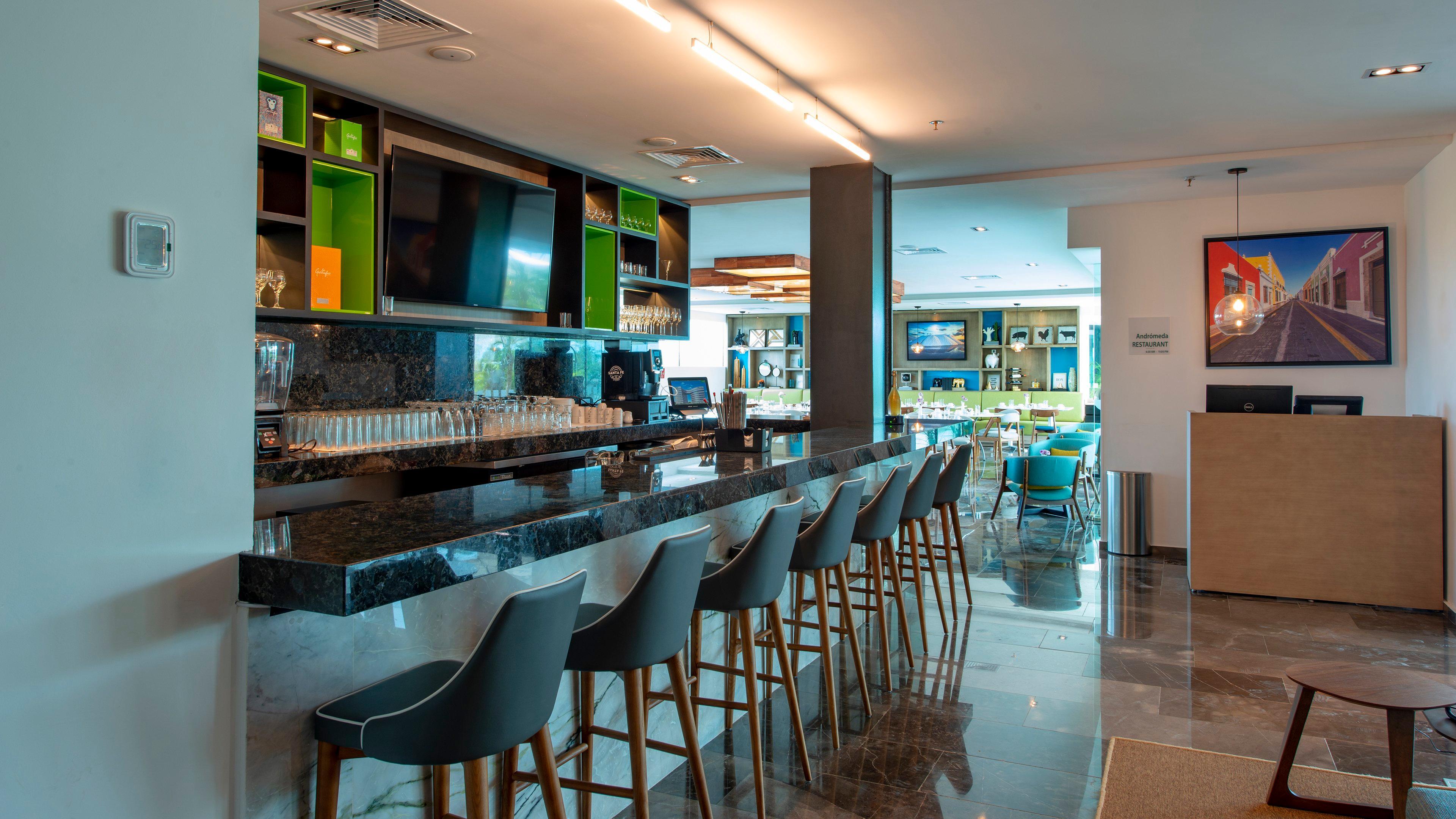 Bar/Salón Holiday Inn Hotel & Suites Merida La Isla by IHG