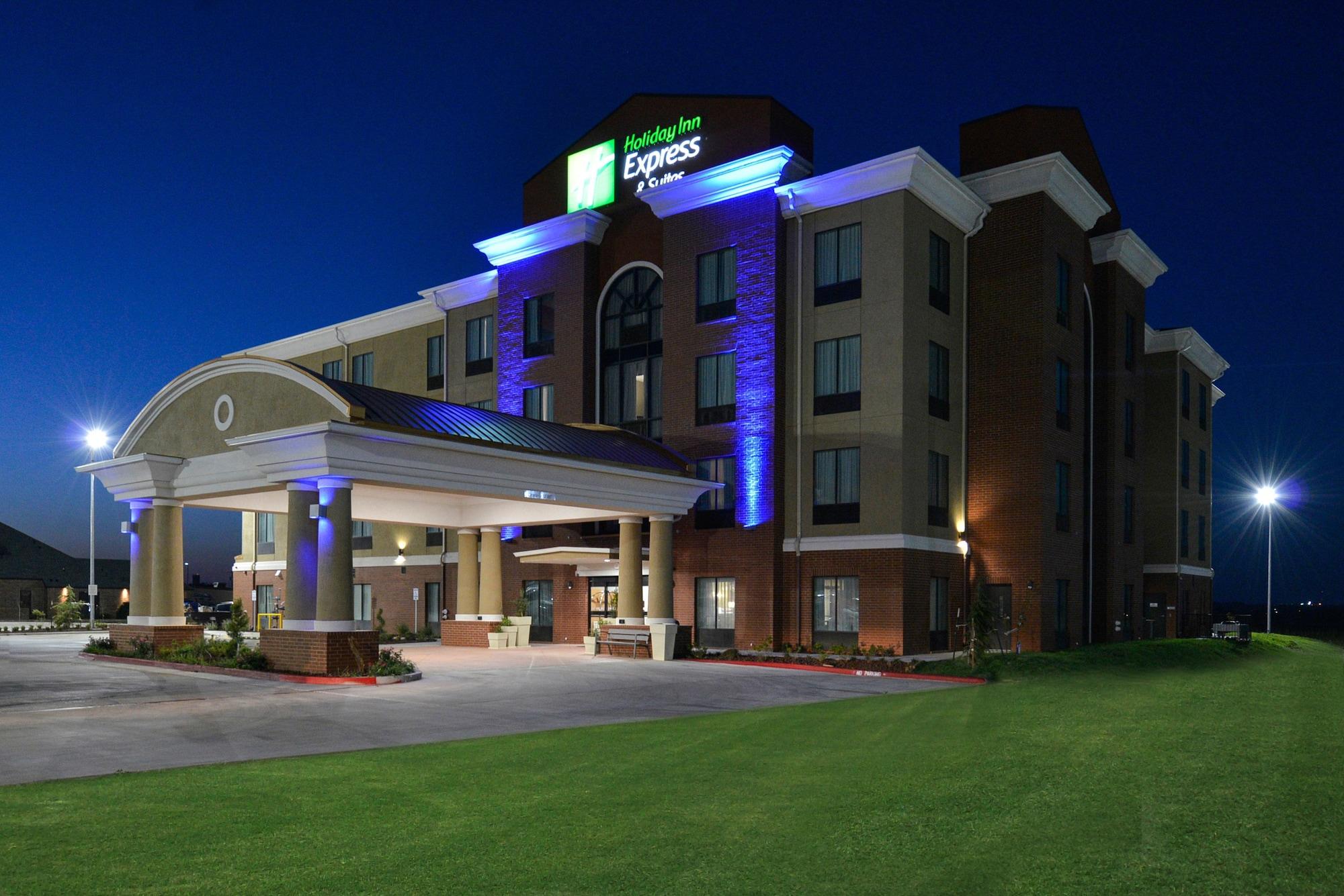 Vista Exterior Holiday Inn Express Hotel & Suites Alva by IHG