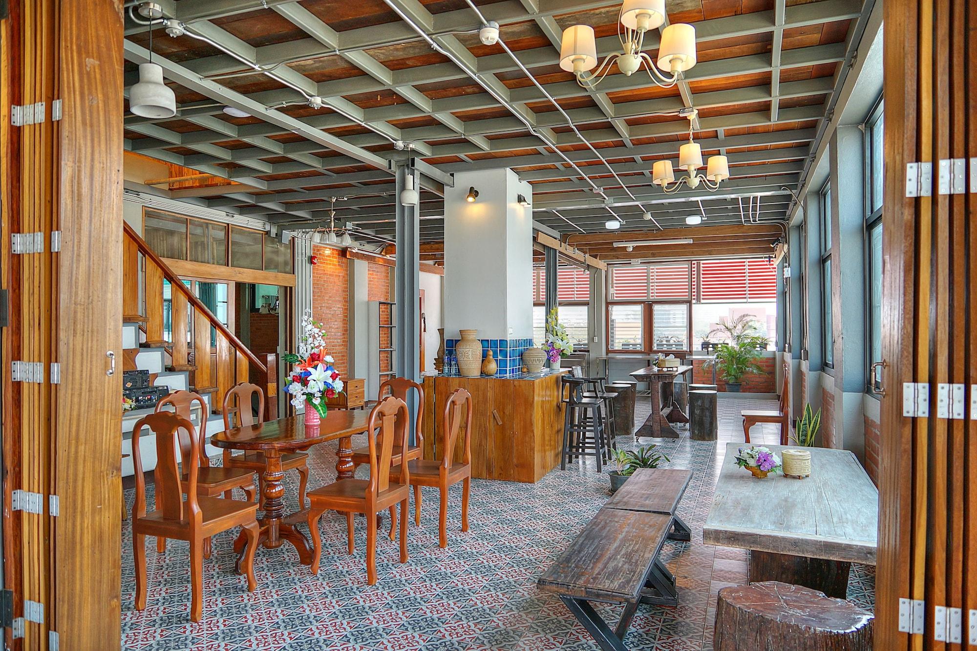 Restaurant Saengpanya Home Boutique Hotel - SHA Plus