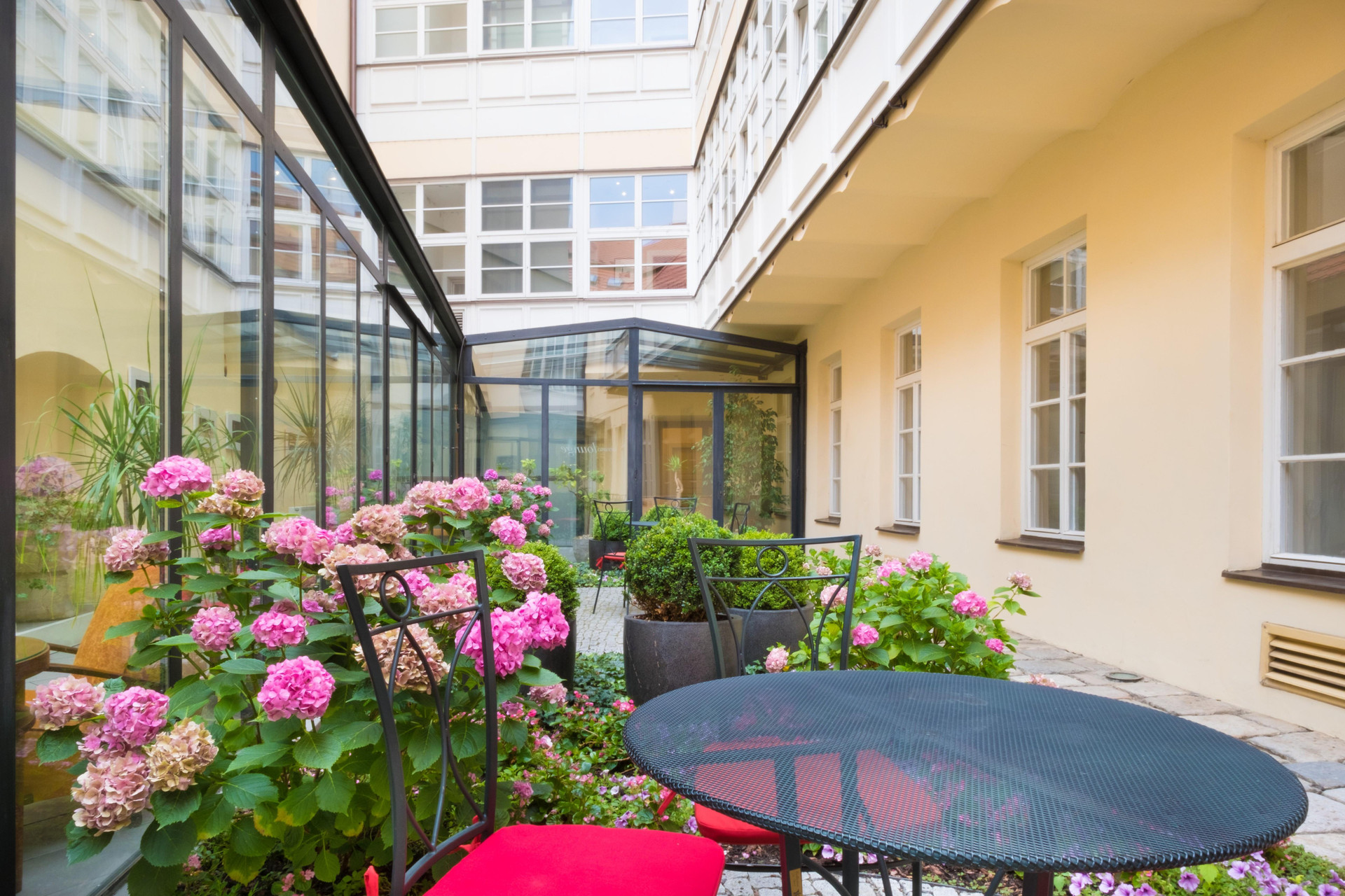 Varios Hotel BOOKQUET