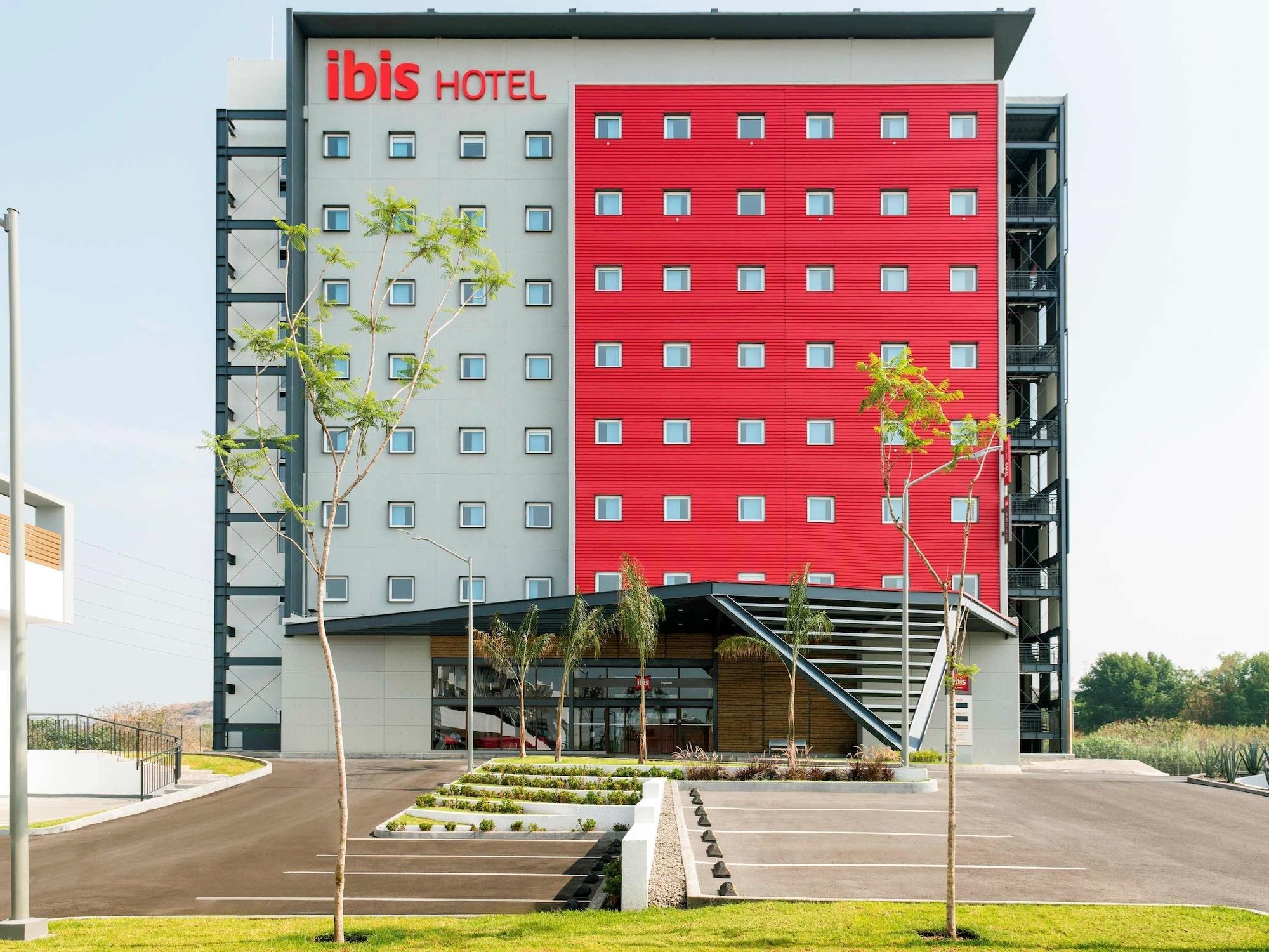 Vista Exterior ibis Irapuato