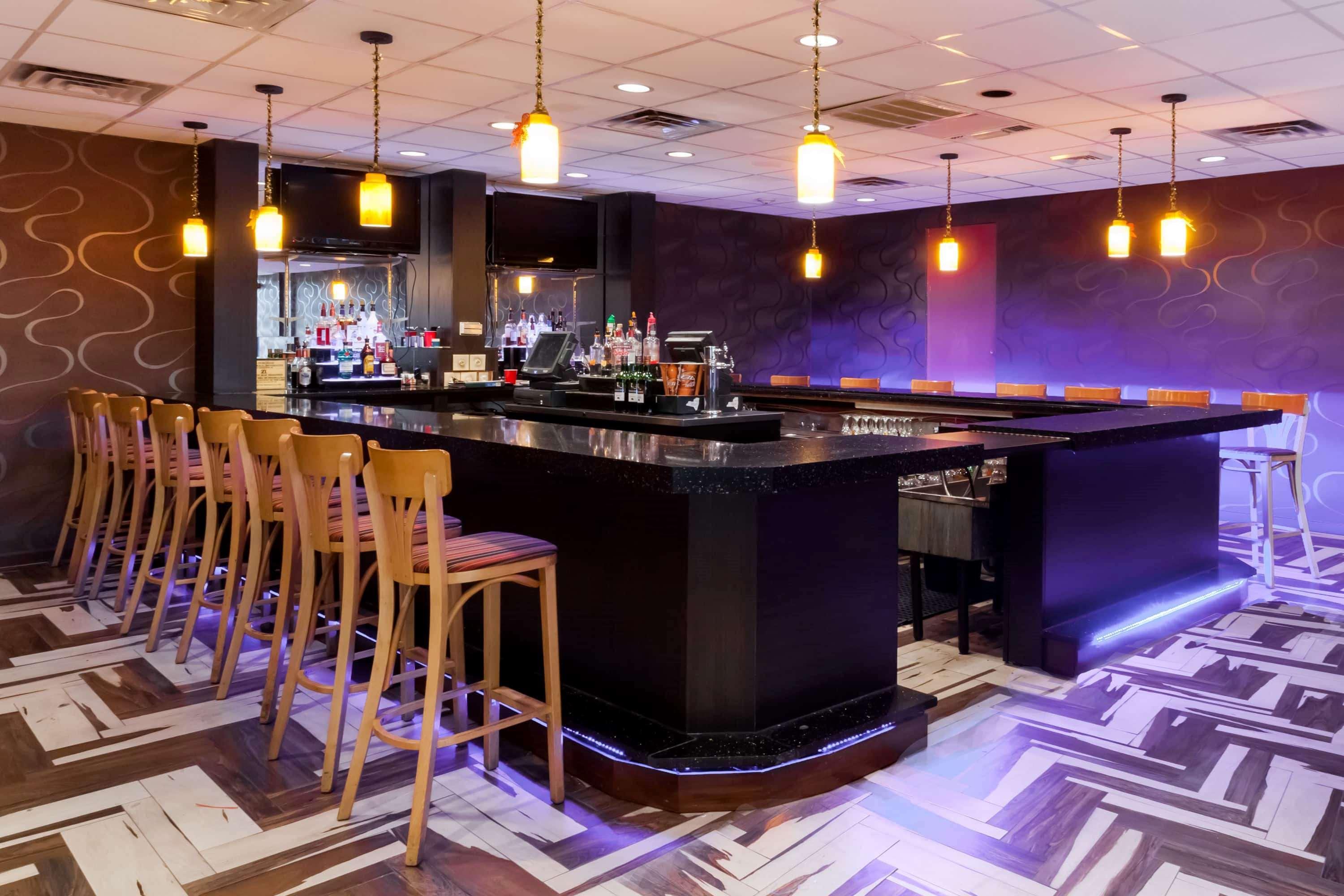 Bar/Salón Ramada by Wyndham Newburgh/West Point