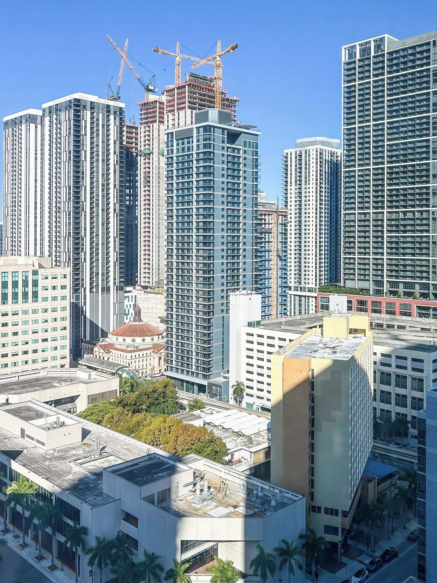 Varios Alea Miami