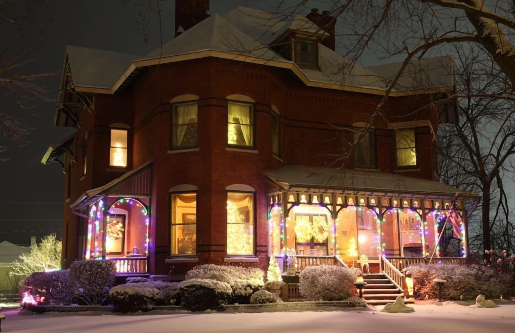 Varios Squiers Manor B&B