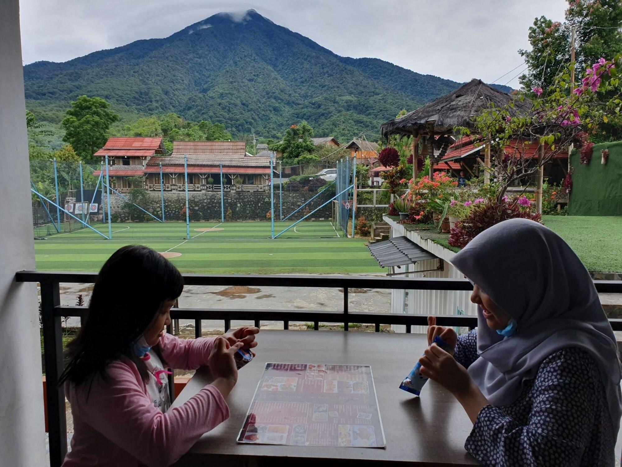 Bar/Salón Kampung Istal