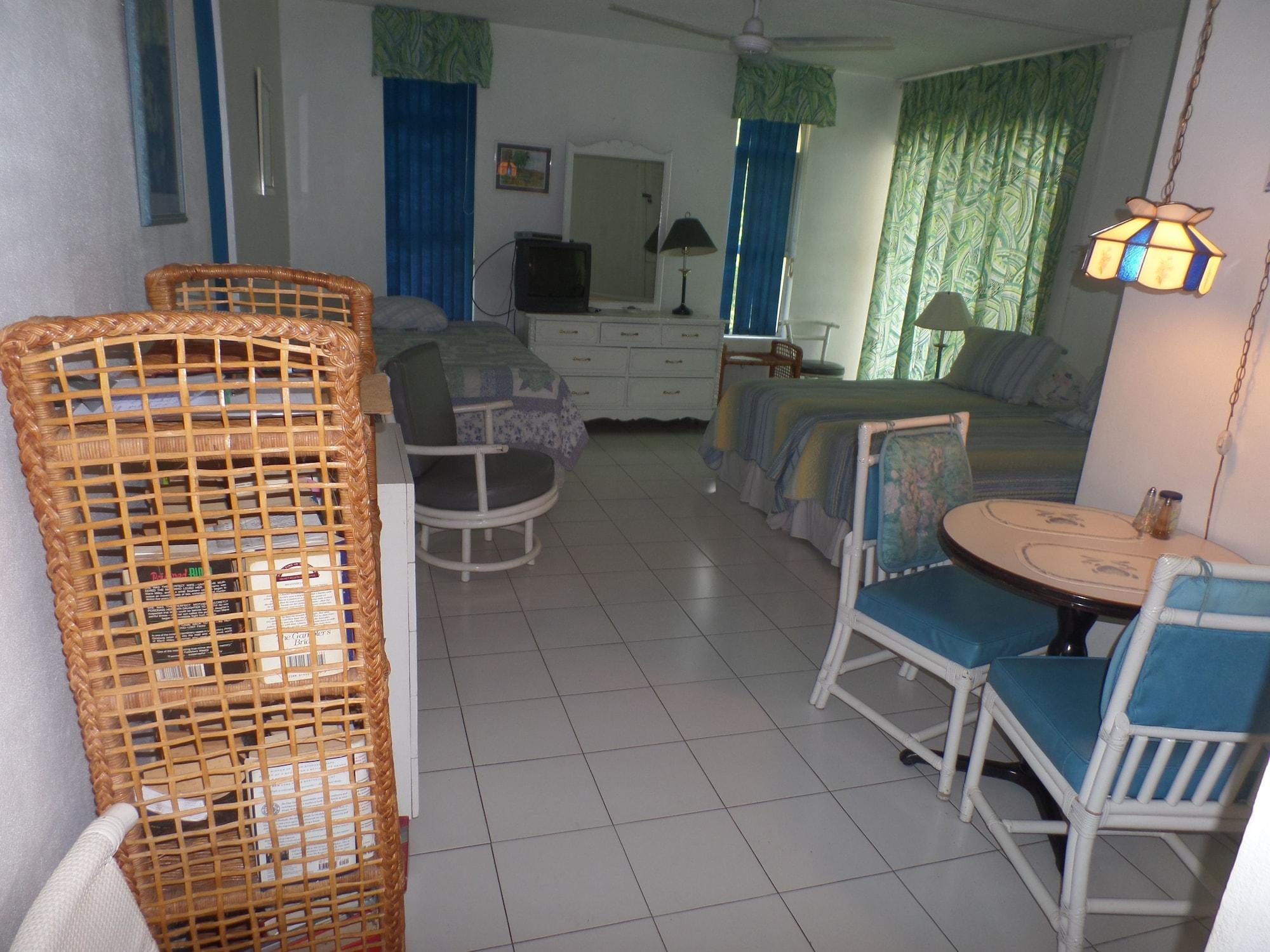 Equipamiento de Habitación Sky View Beach Studio At Montego Bay Club Resort