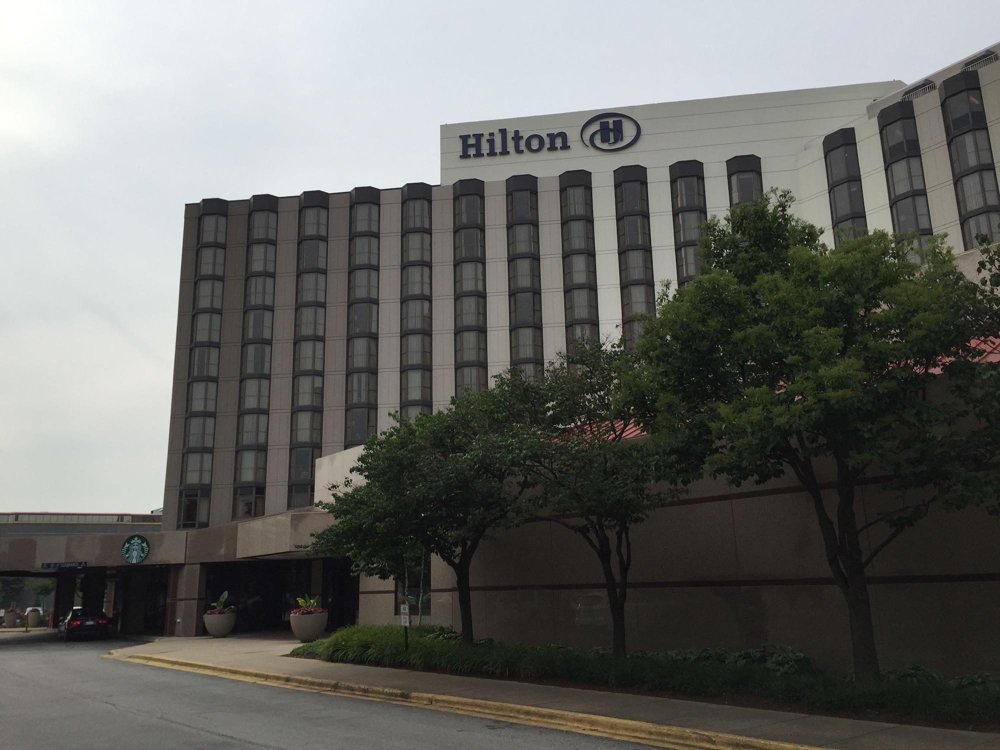 Vista Exterior Hilton Rosemont Chicago O'Hare