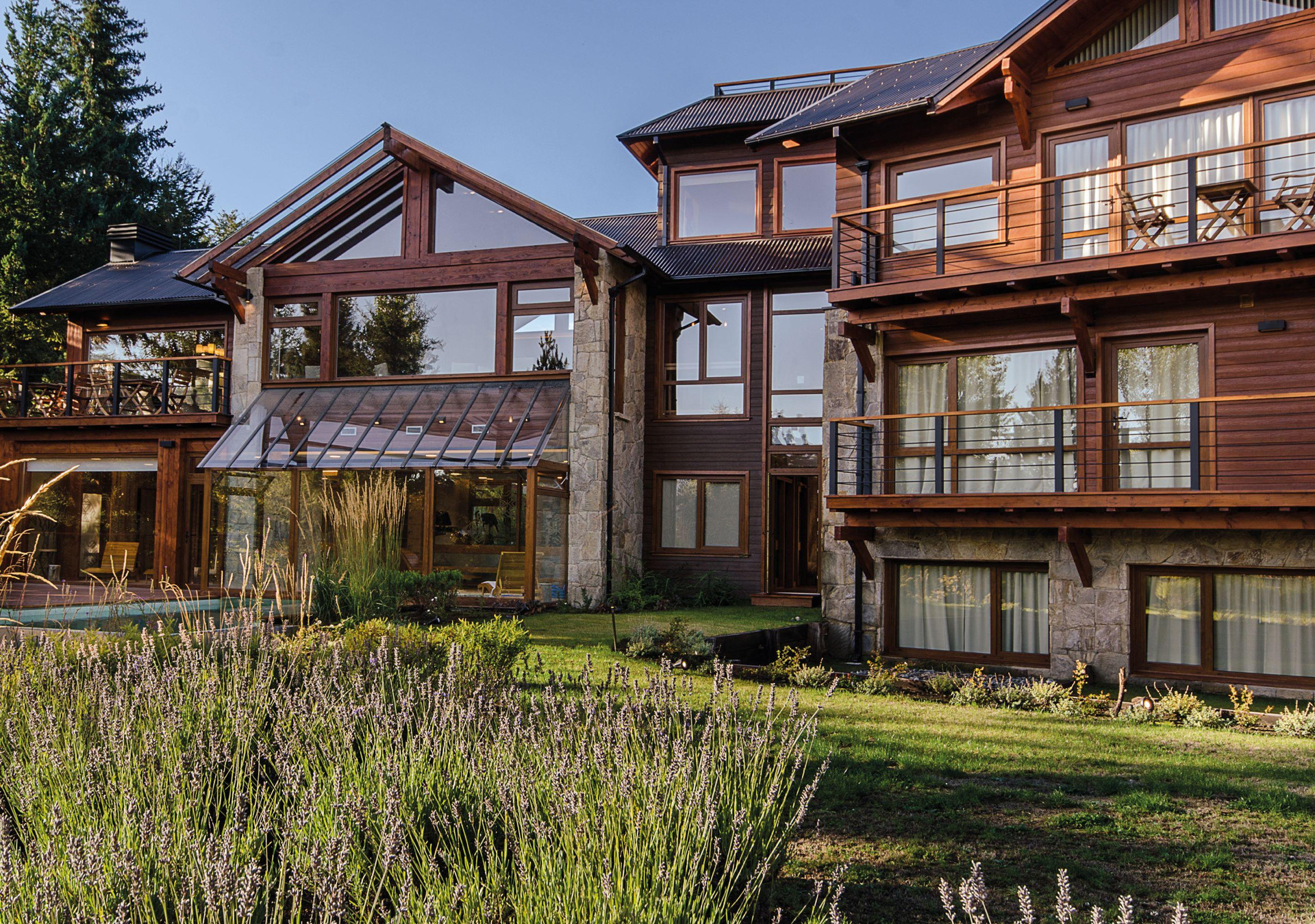 Vista Exterior Huenú by DOT Boutique