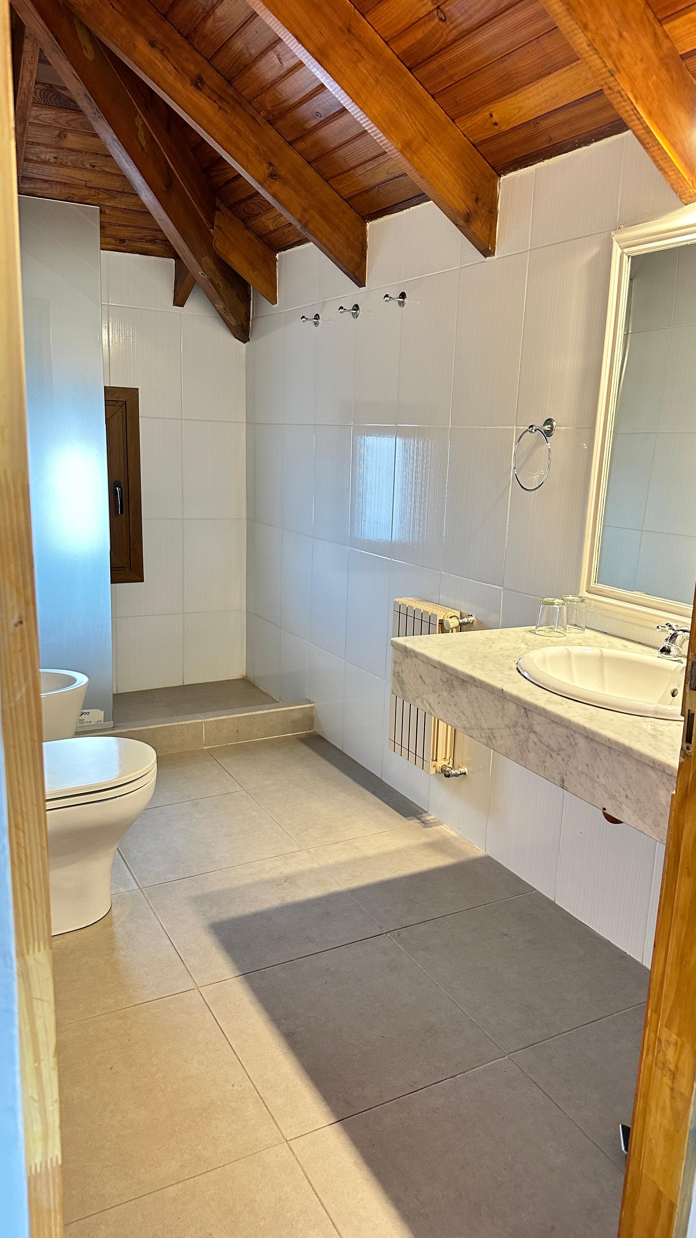 Baño Hosteria Cumbres Blancas