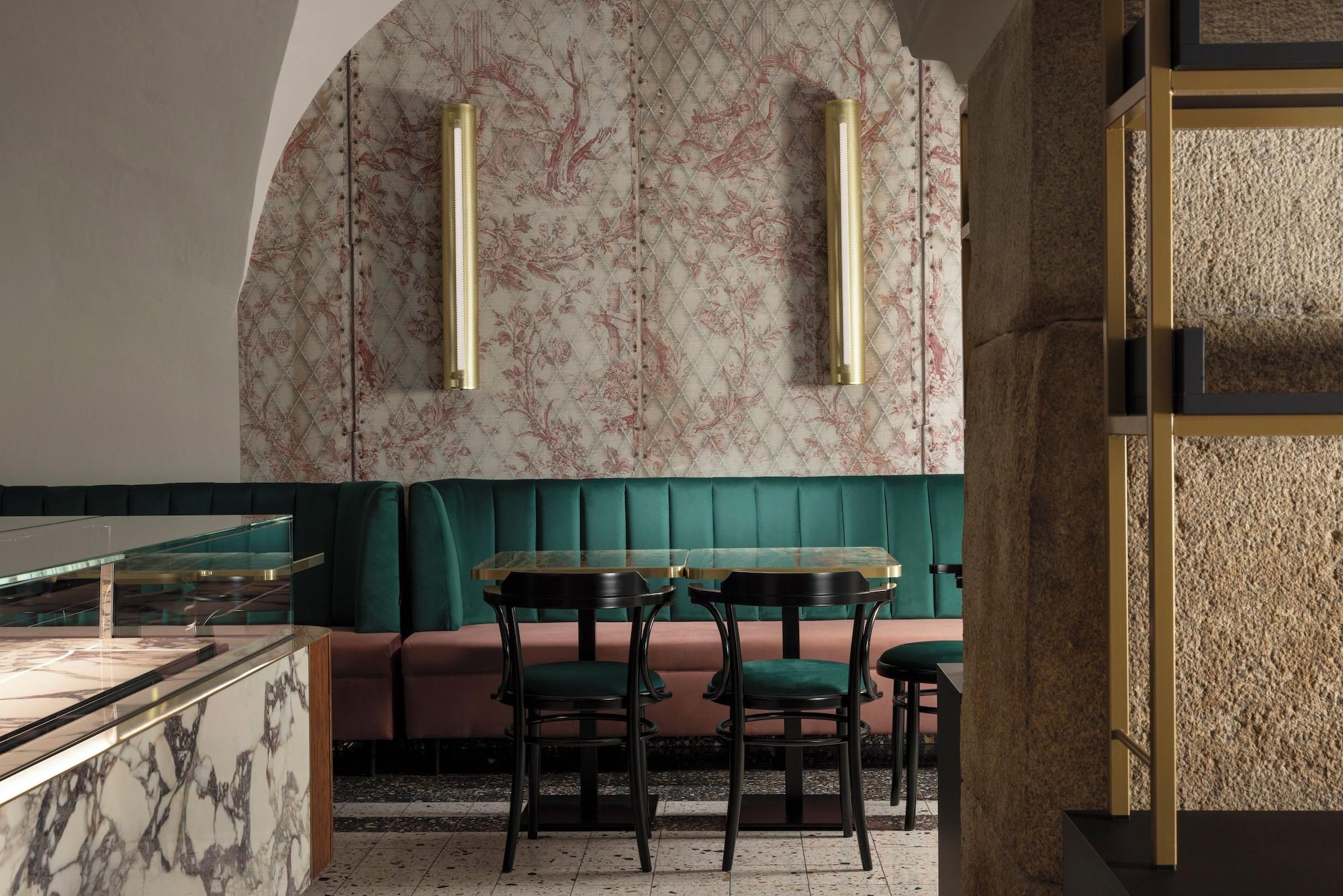 Bar/Salón Hotel Savorsky