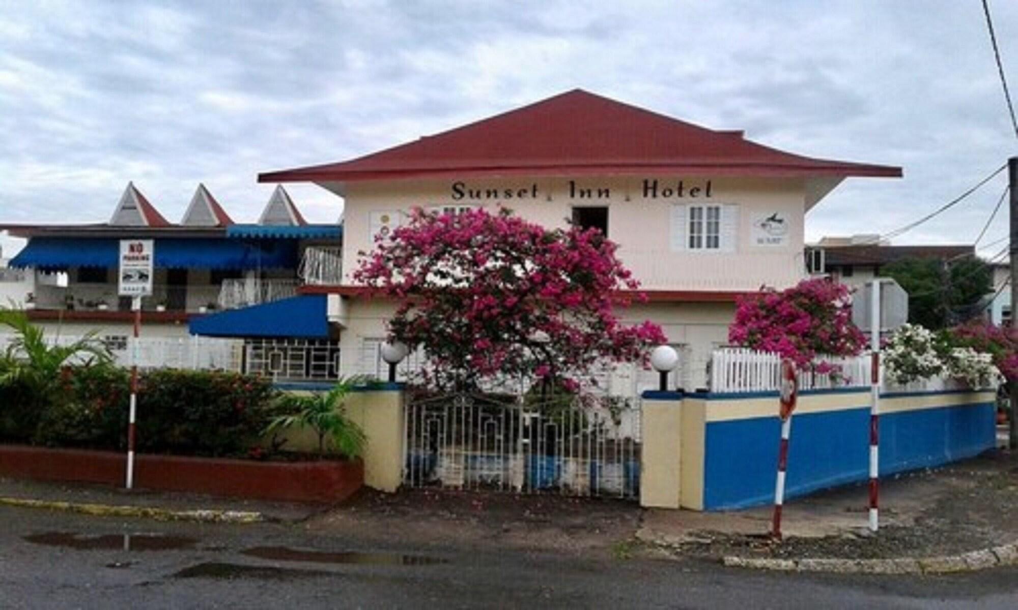 Vista Exterior Sunset Inn Hotel