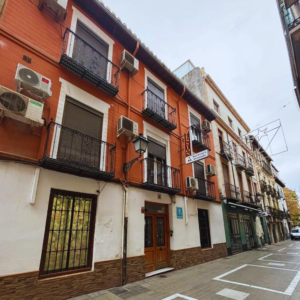 Exterior View Barbieri Granada Pensión