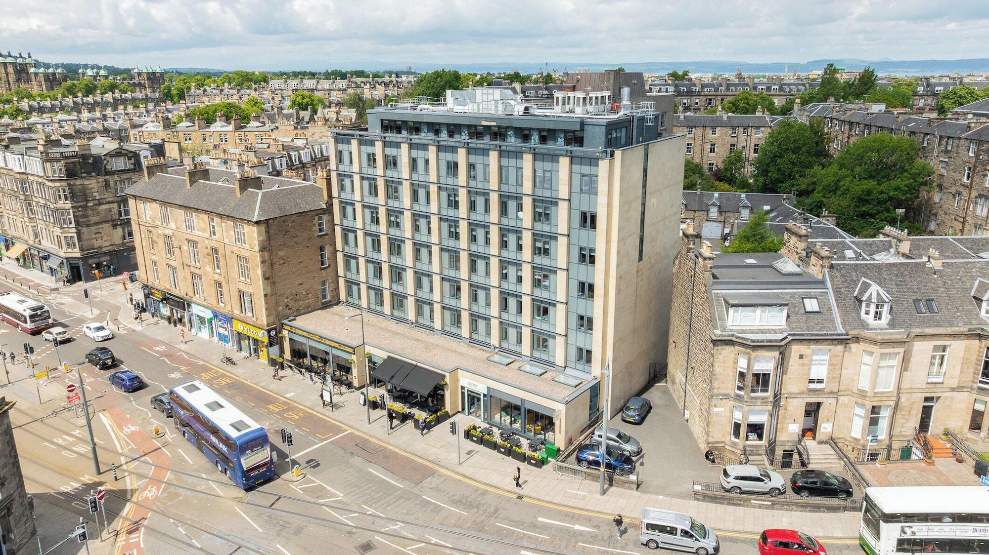 Vista Exterior Garner Edinburgh Haymarket by IHG
