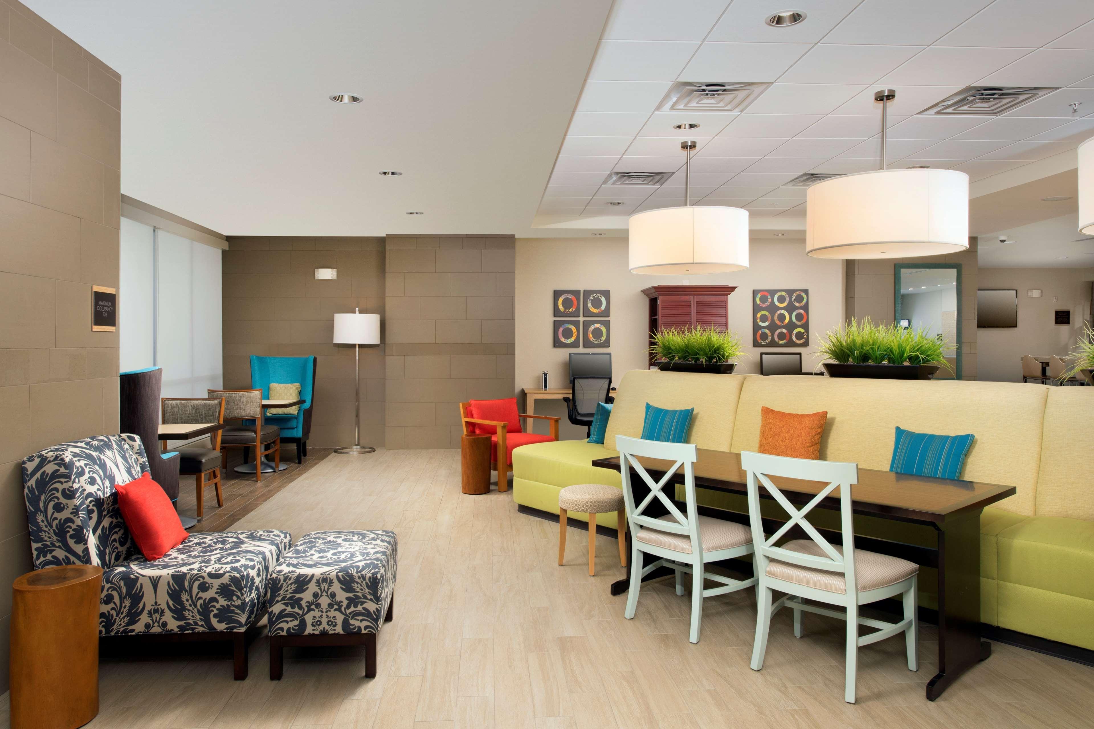 Vista Lobby Home2 Suites by Hilton Denver International Airport