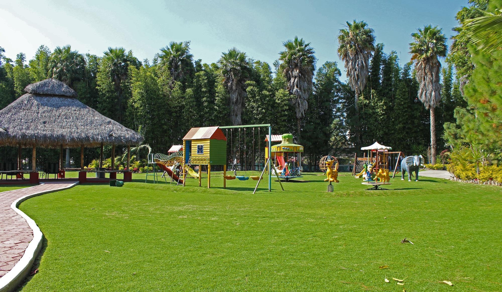 Vista Exterior Vista Real Villas