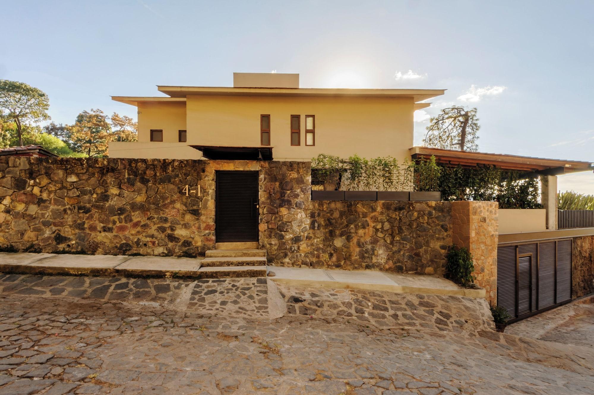 Vista Exterior Villa Camila Unmatched Lake Views