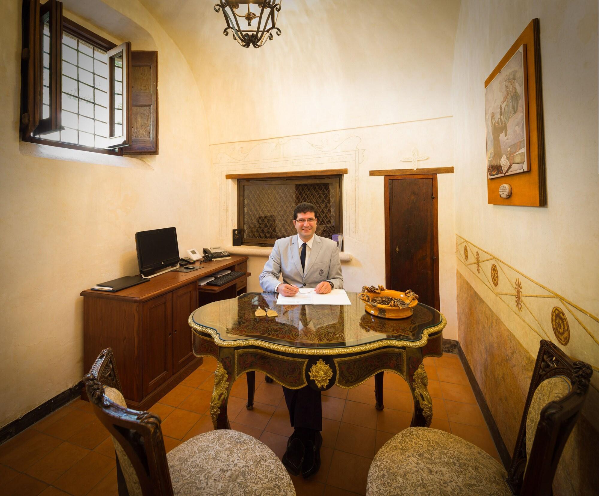 Vista Lobby Monastero Santa Rosa Hotel & Spa