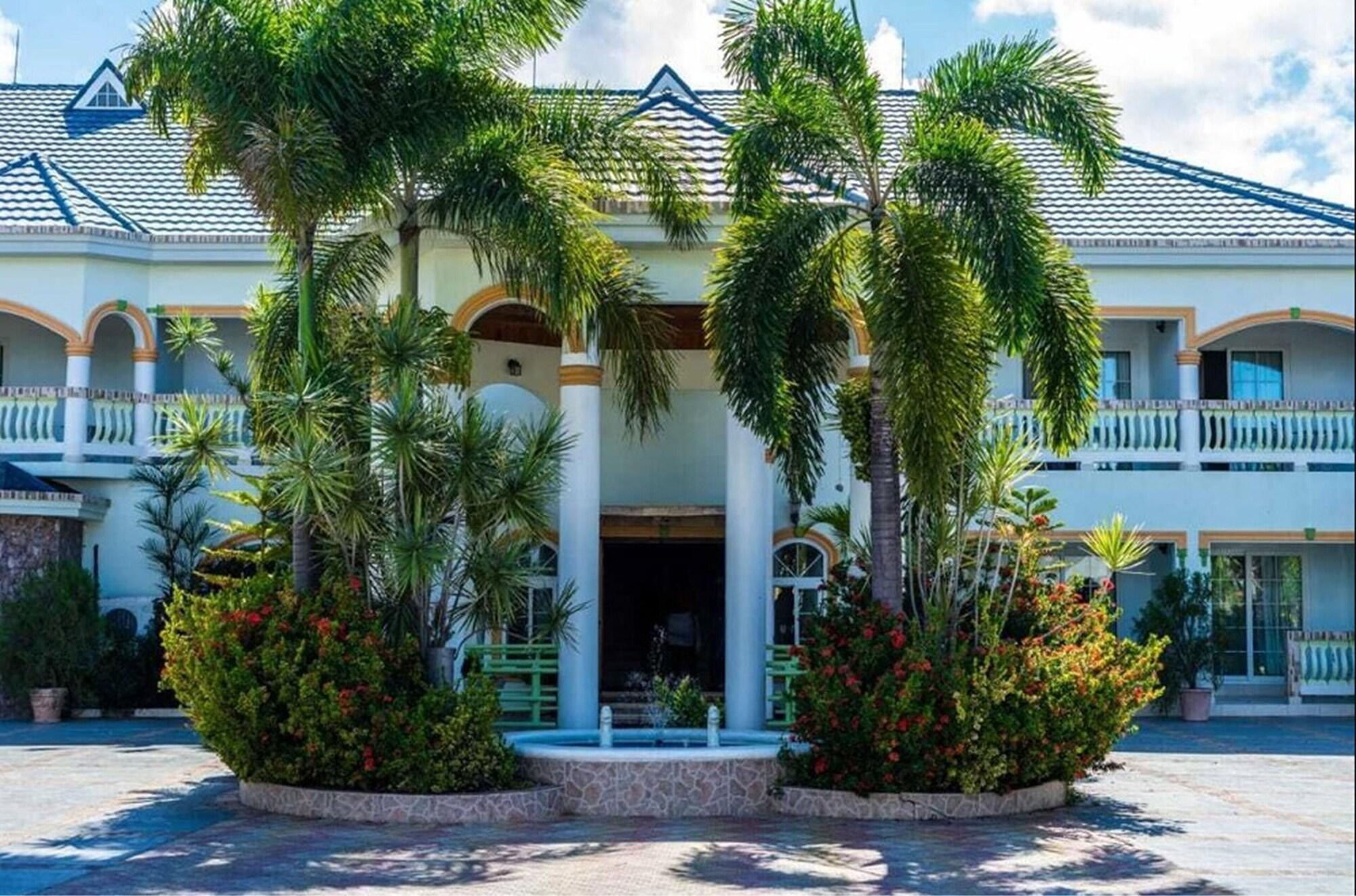 Vista Exterior Holiday Haven Resort & Banquet Hall