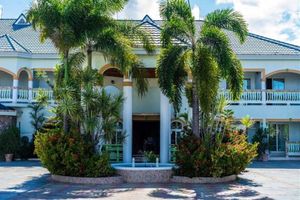 Alojamiento - Holiday Haven Resort & Banquet Hall