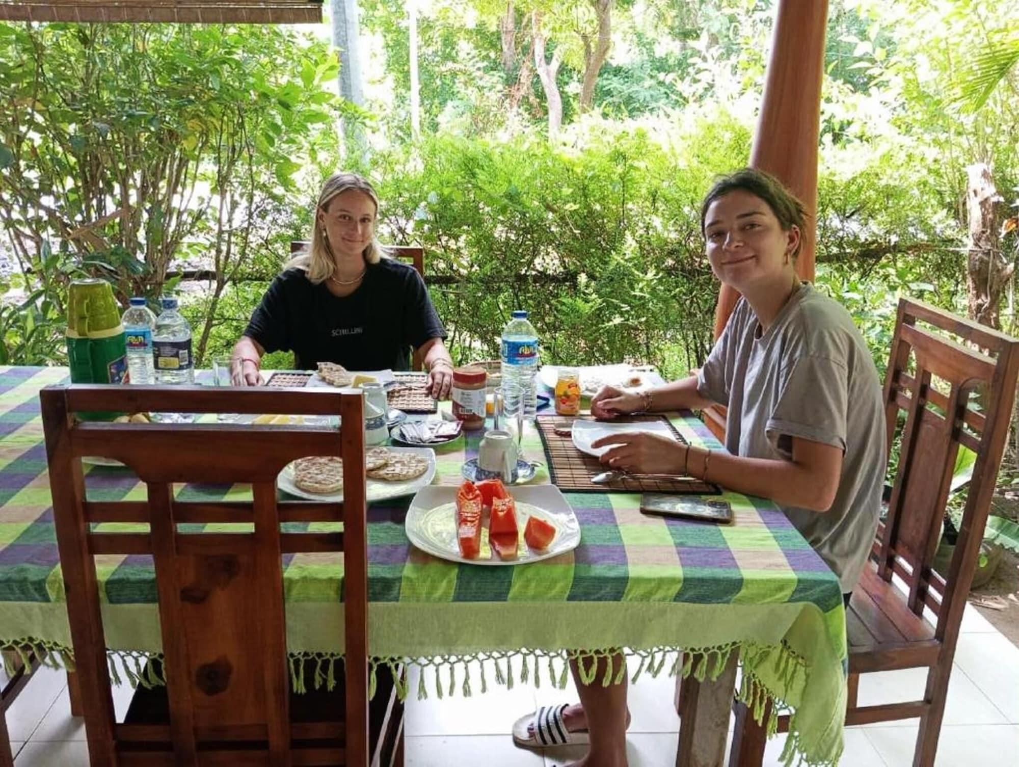 Restaurant Keerthi Homestay