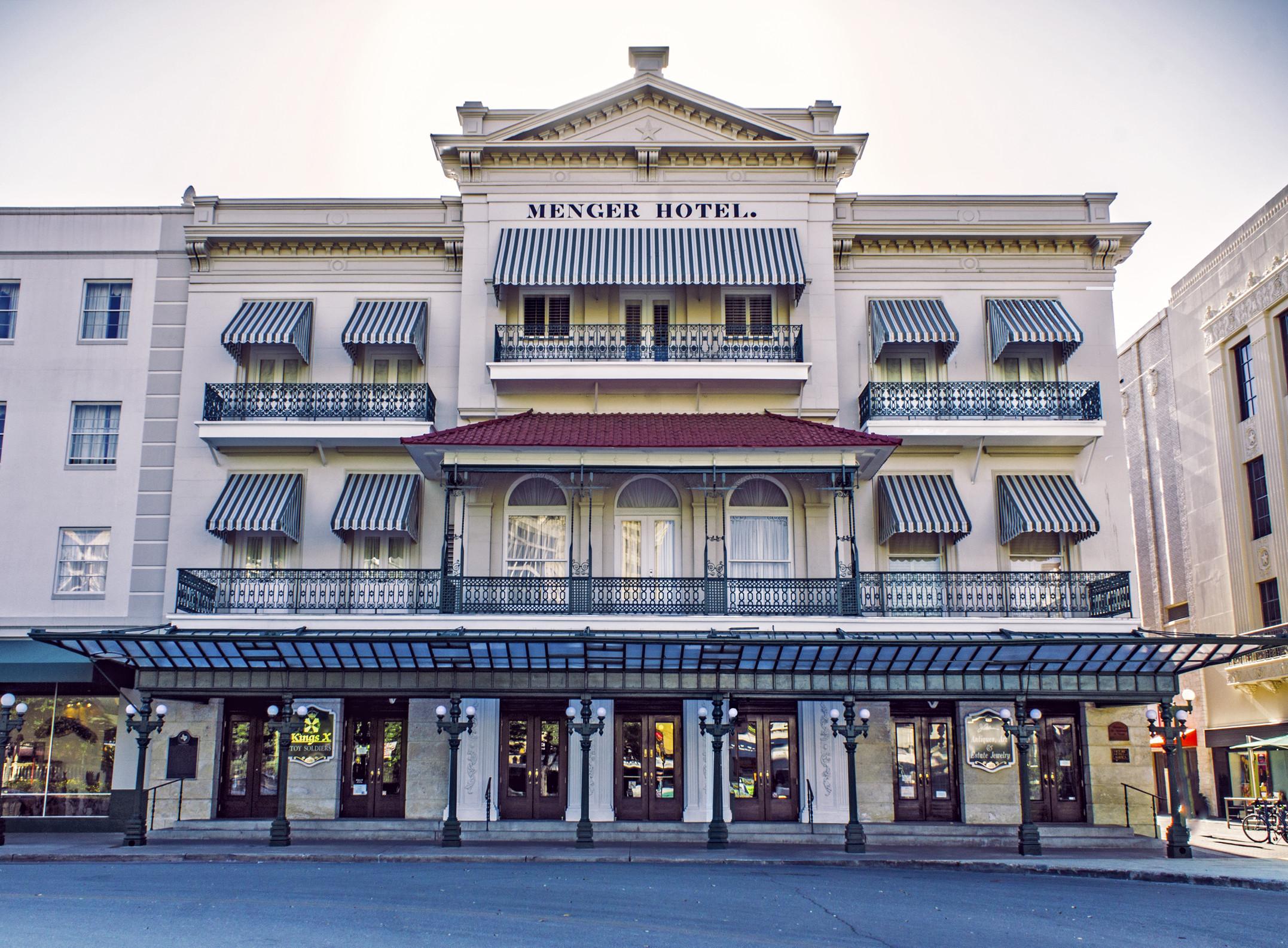 Vista Exterior Menger Hotel