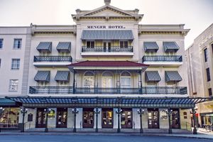 Alojamiento - Menger Hotel