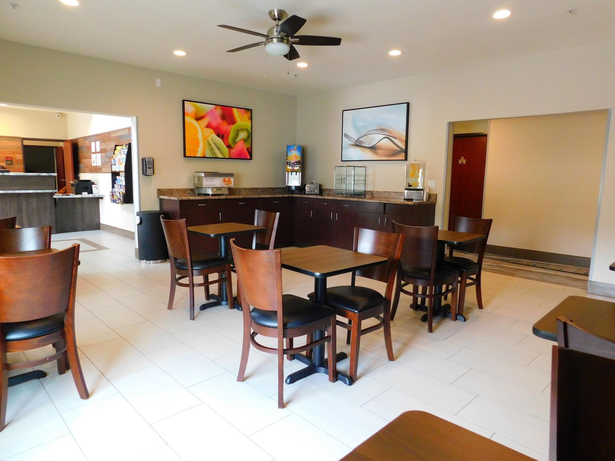Restaurant Island Suites