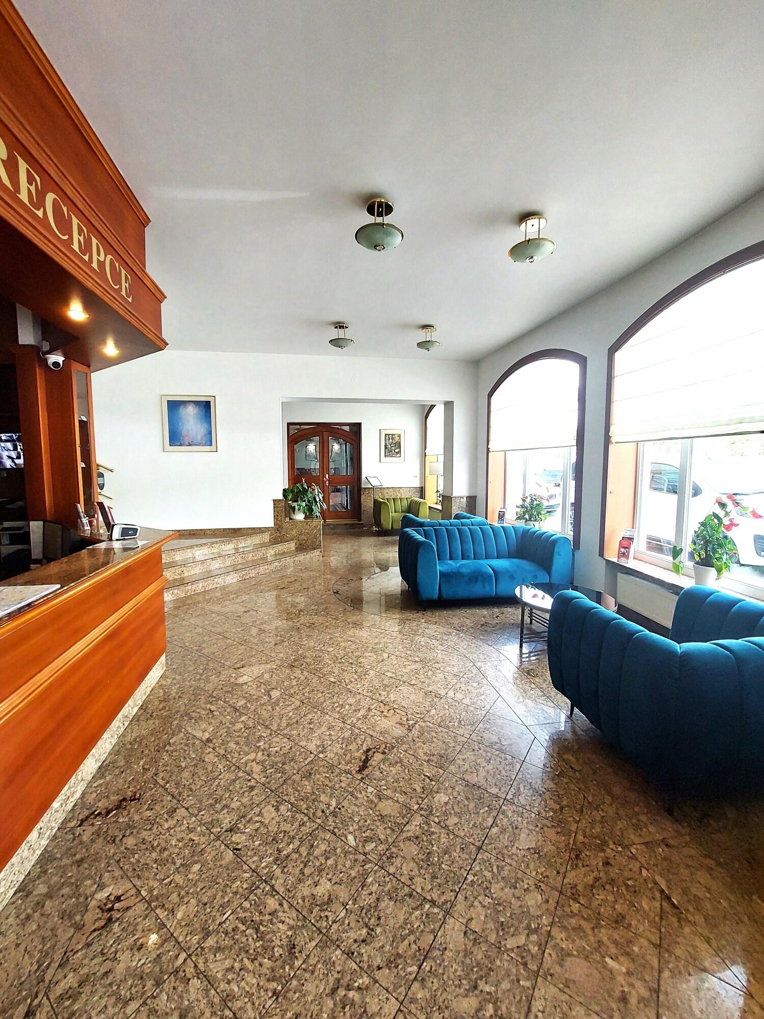 Vista Lobby Hotel Avion