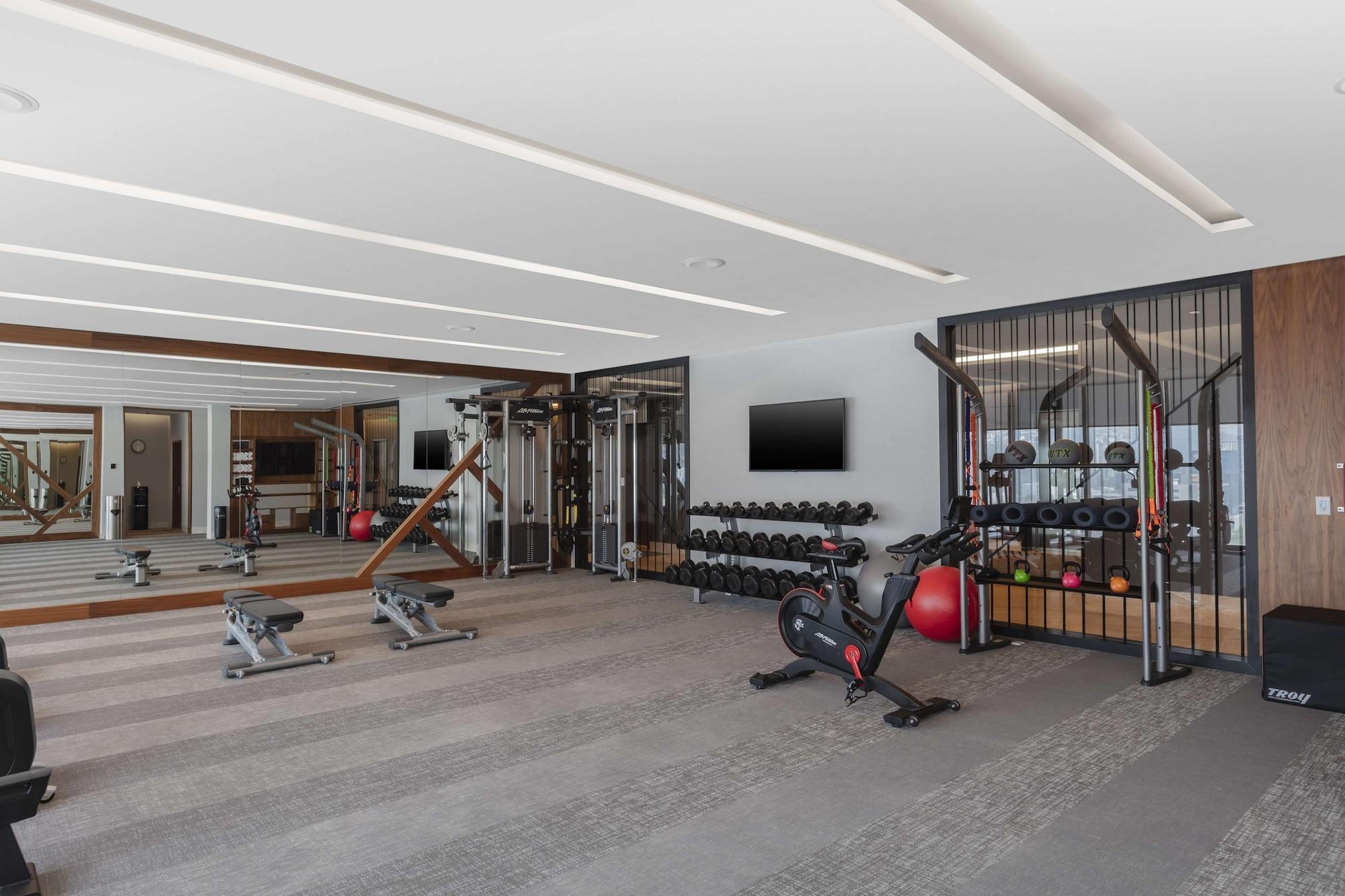 Gimnasio Hilton Monterrey Valle