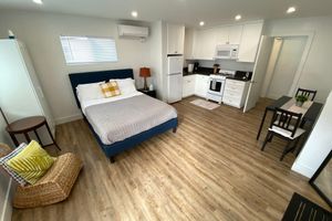 Alquiler Vacacional - 30’ From Sand- Studio Full Bath/Kitchen/In-Unit Laundry & Garage