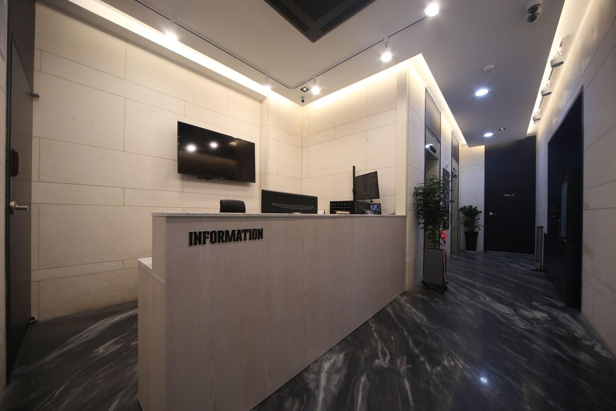 Vista Lobby Brown Dot Hotel Beomil