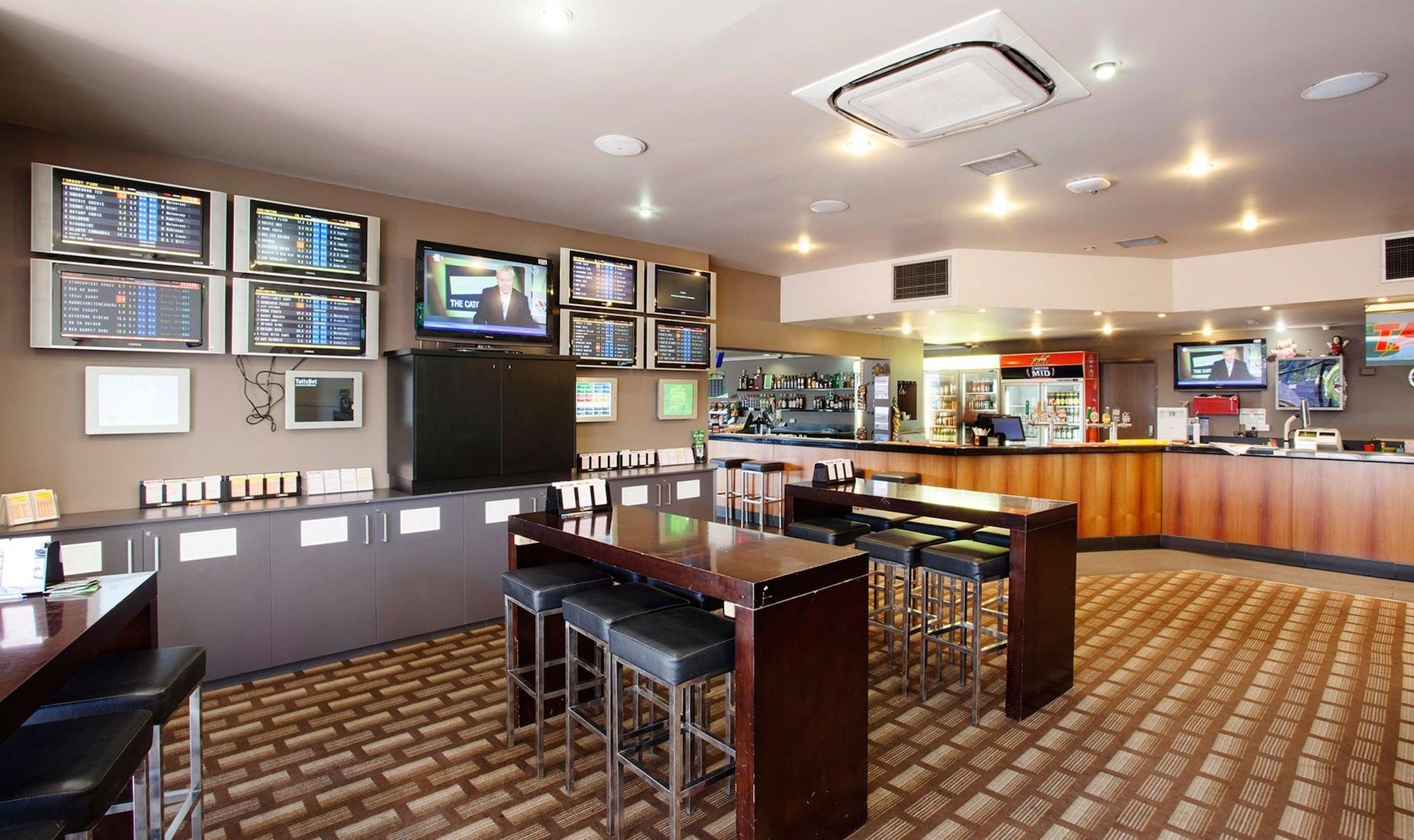 Bar/Salón Kondari Hotel