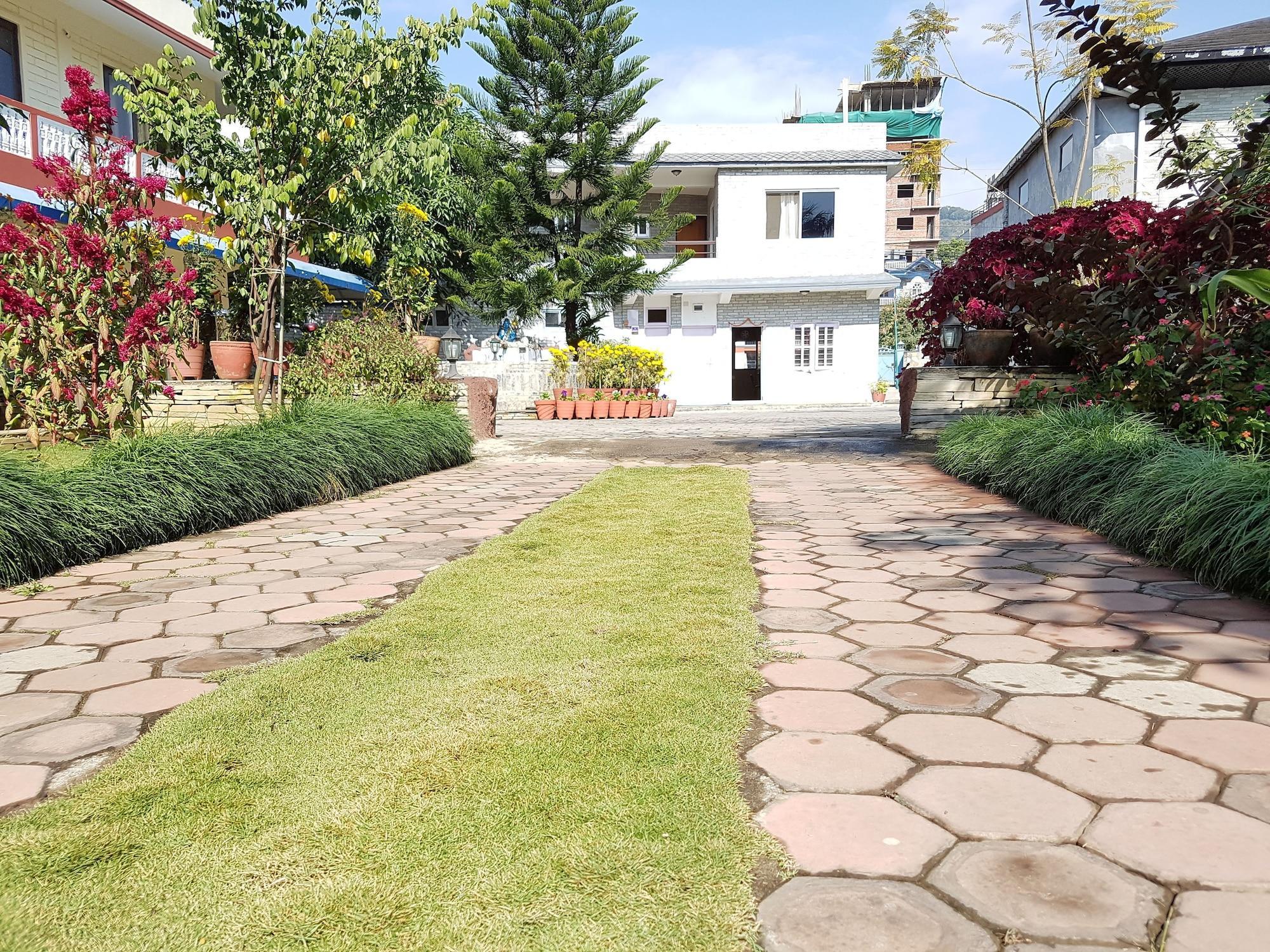 Instalaciones Recreativas Hotel Bishram
