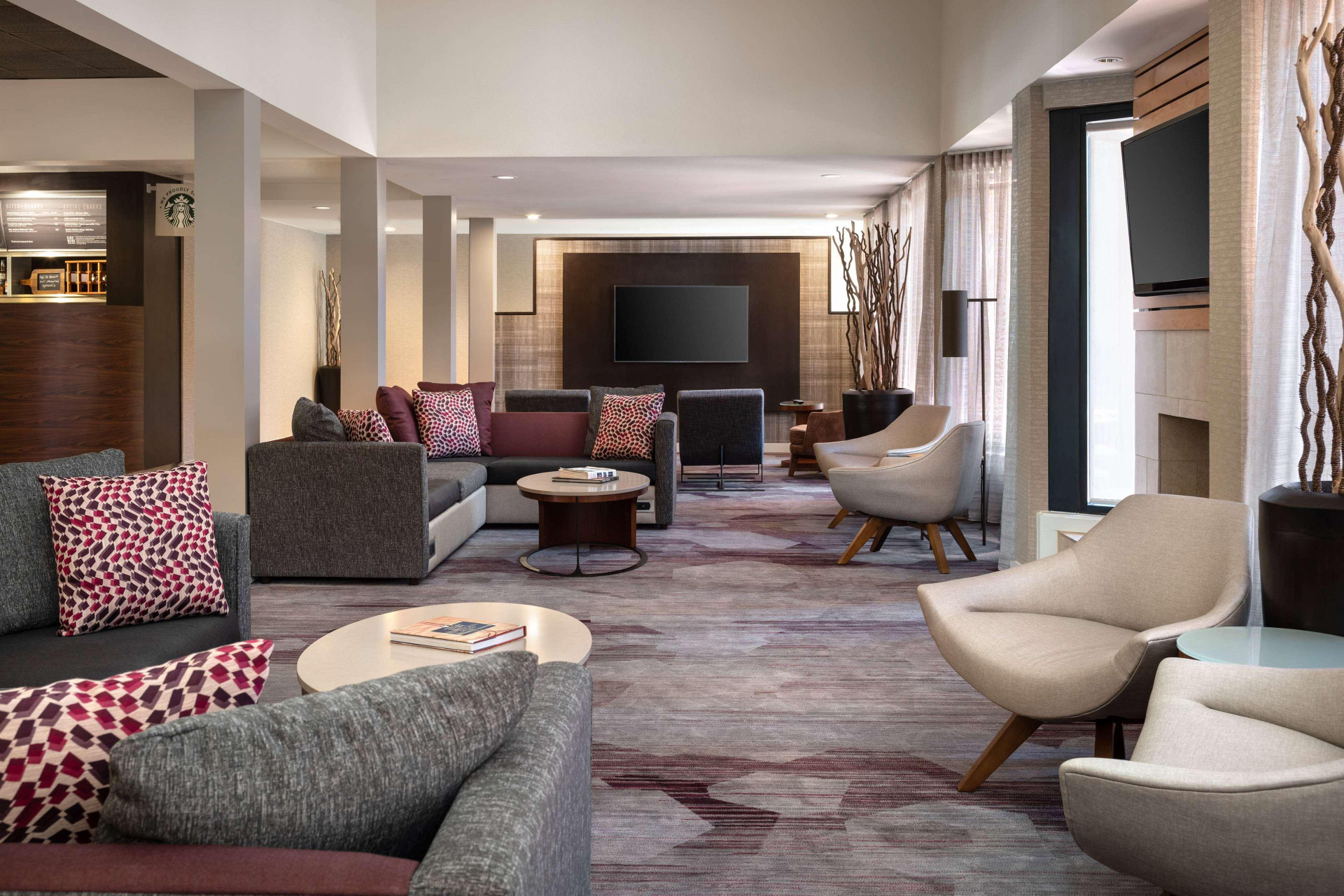 Vista Lobby Sonesta Select Phoenix Camelback