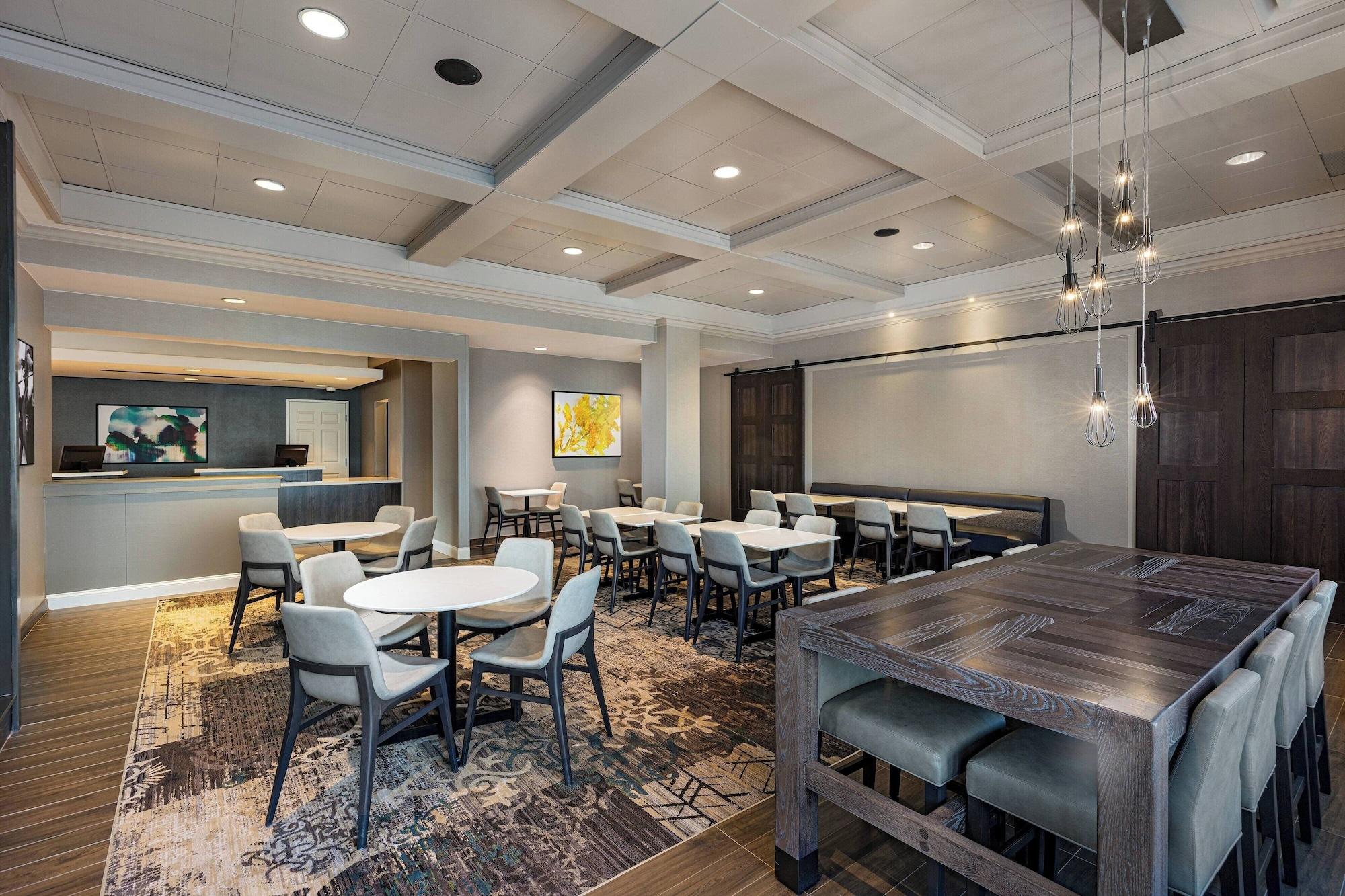 Vista Lobby Residence Inn by Marriott Louisville Downtown