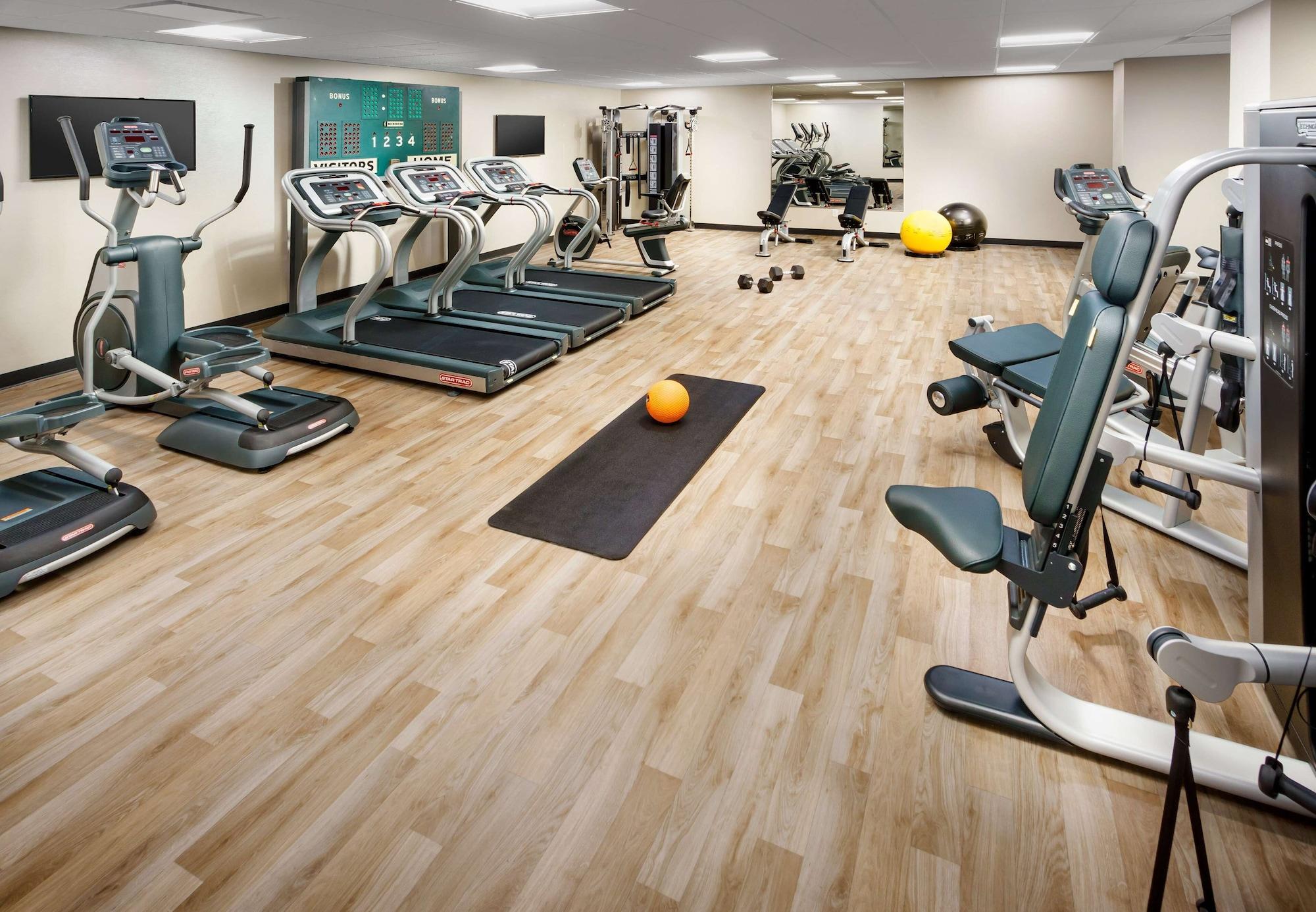 Gimnasio Joinery Hotel Pittsburgh, Curio Collection by Hilton