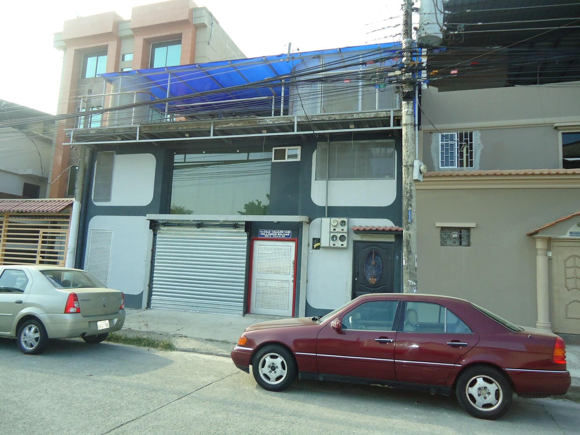 Vista Exterior Hostaling Guayaquil