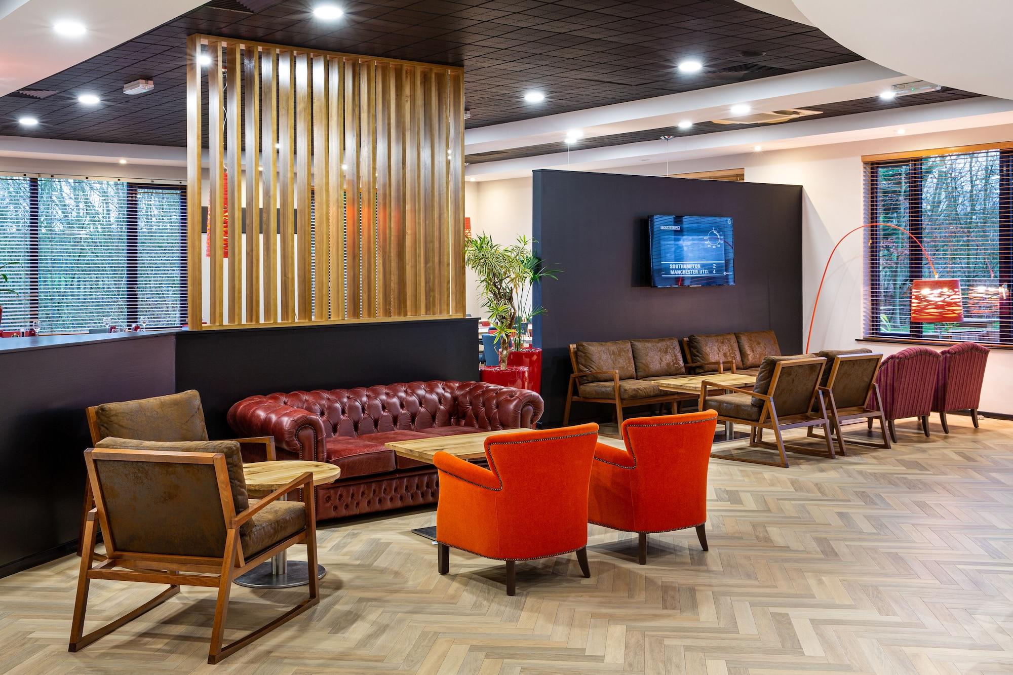 Bar/Salón ibis Rugby East
